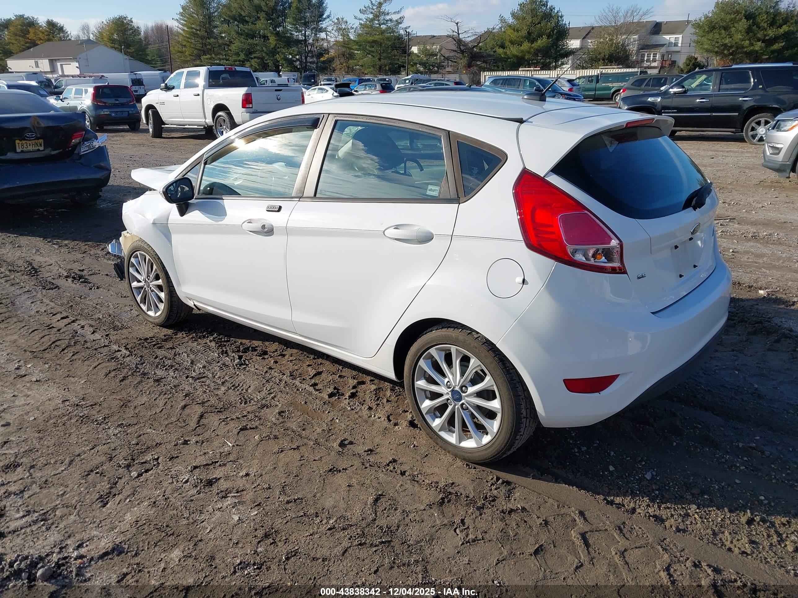 FORD FIESTA image 3