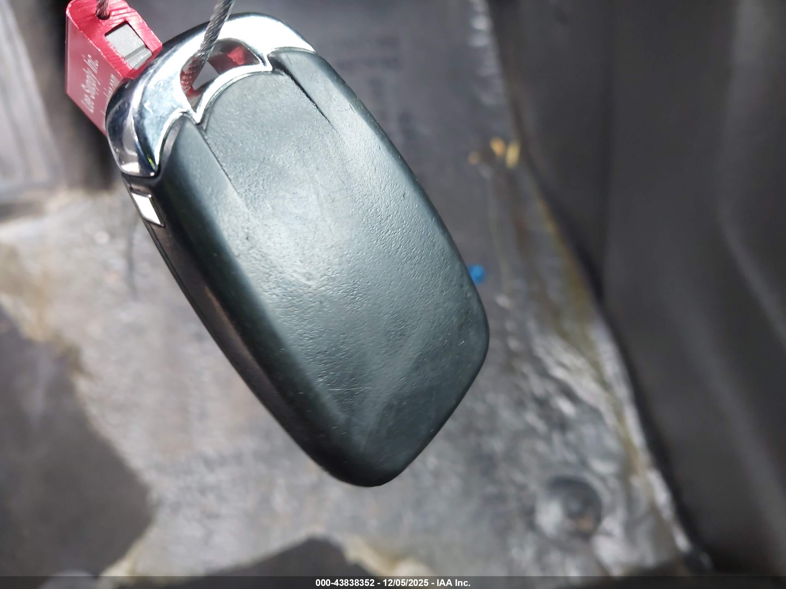 CHEVROLET EQUINOX image 11