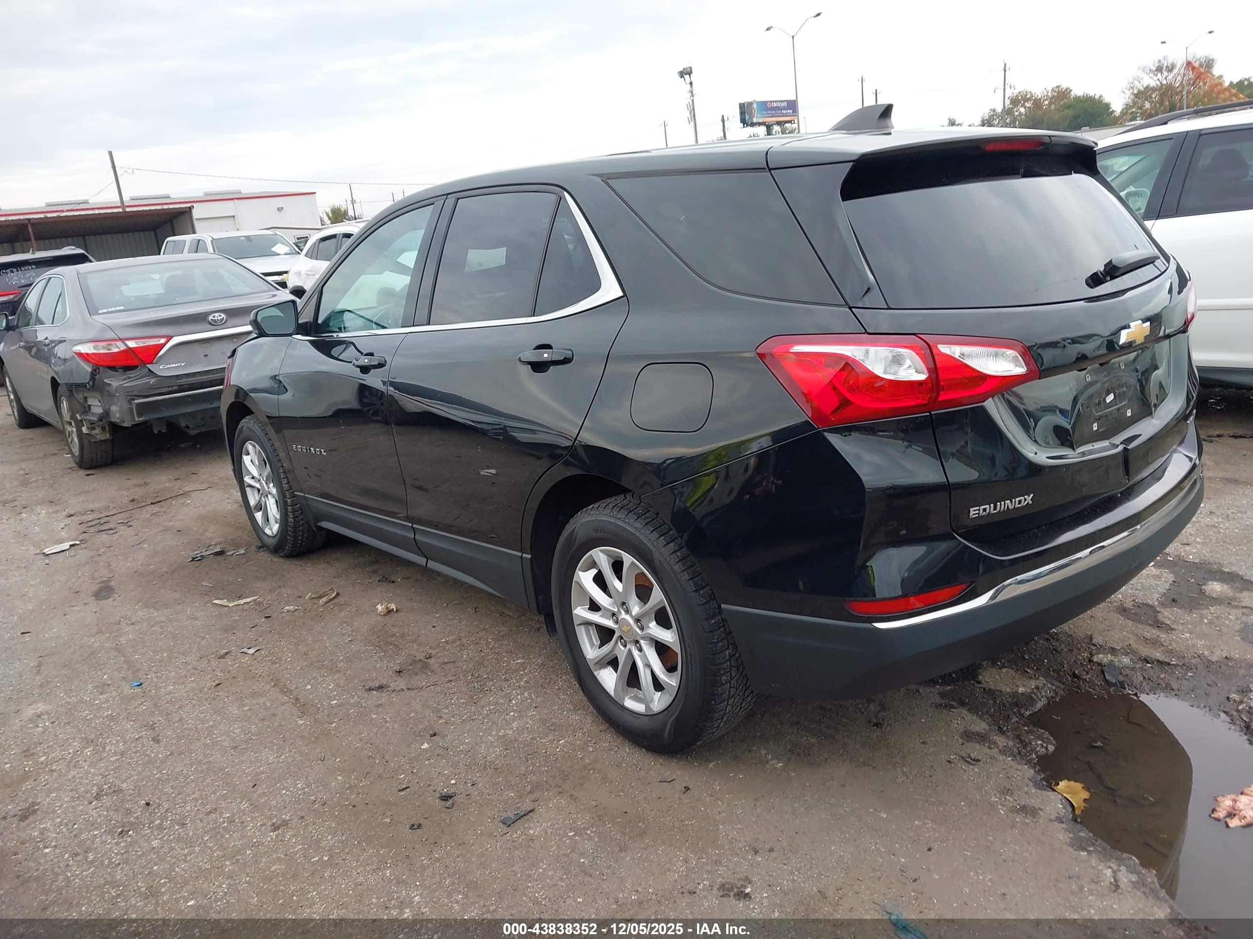CHEVROLET EQUINOX image 3