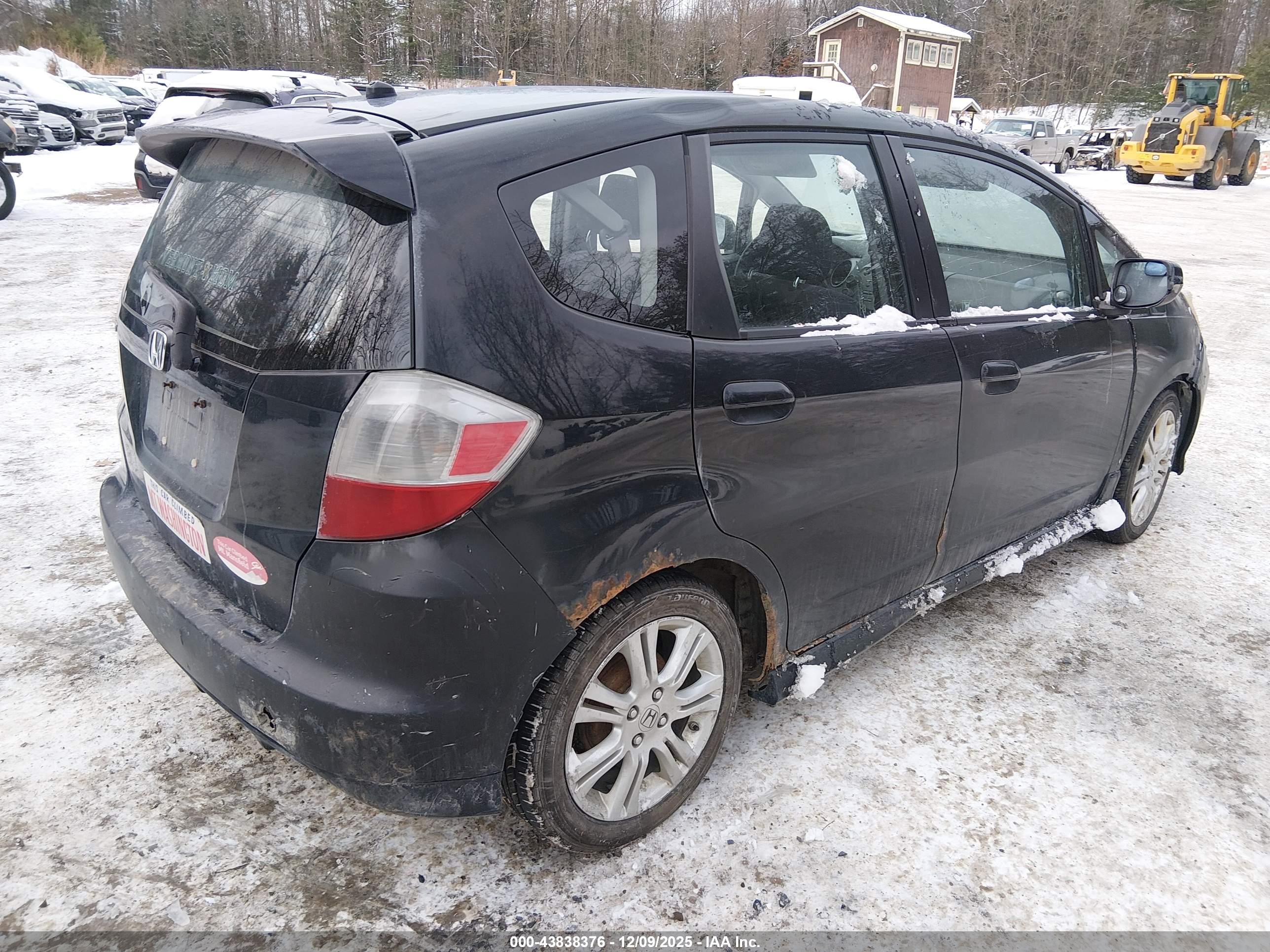 HONDA FIT image 4