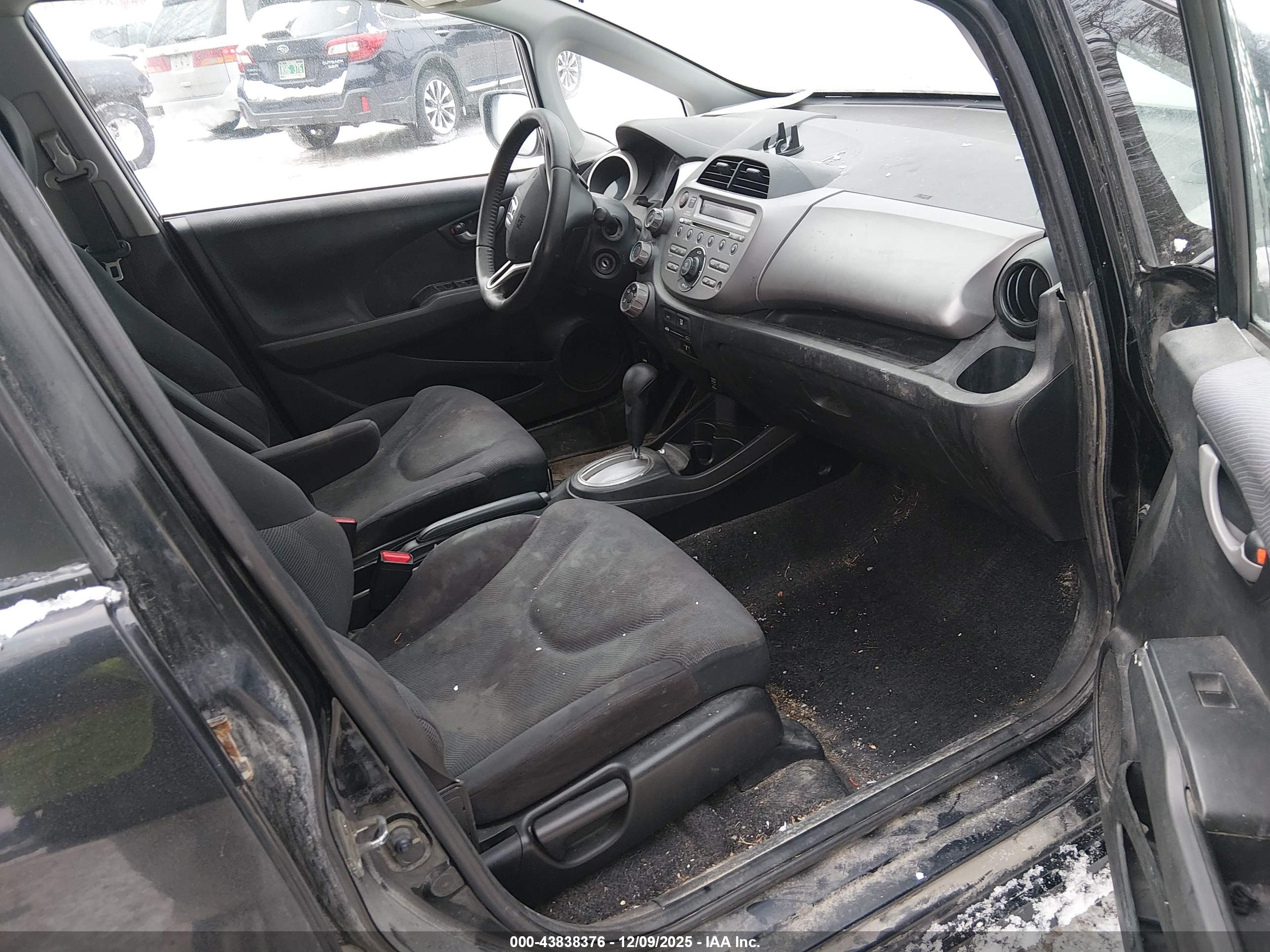 HONDA FIT image 5