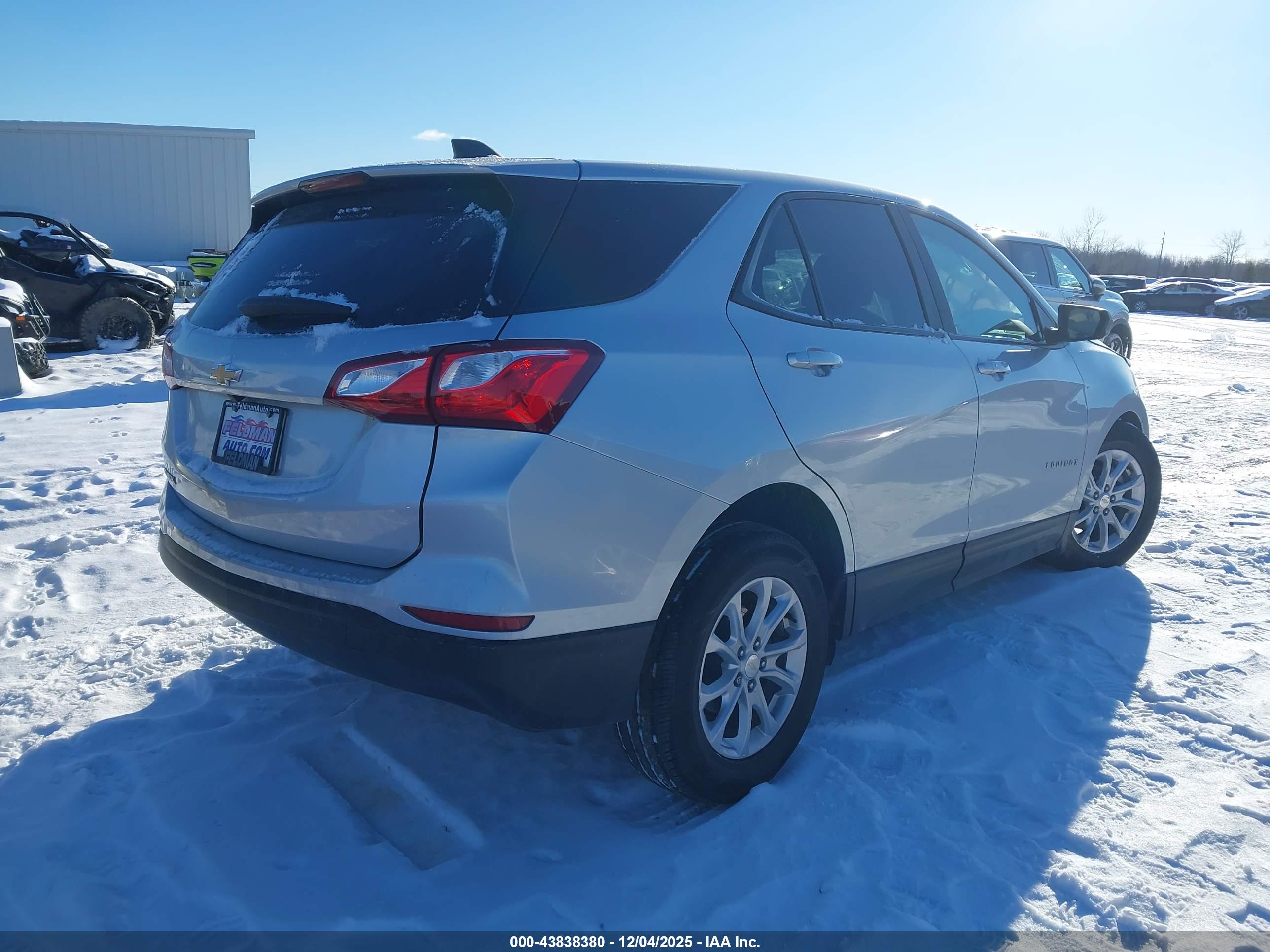 CHEVROLET EQUINOX image 4