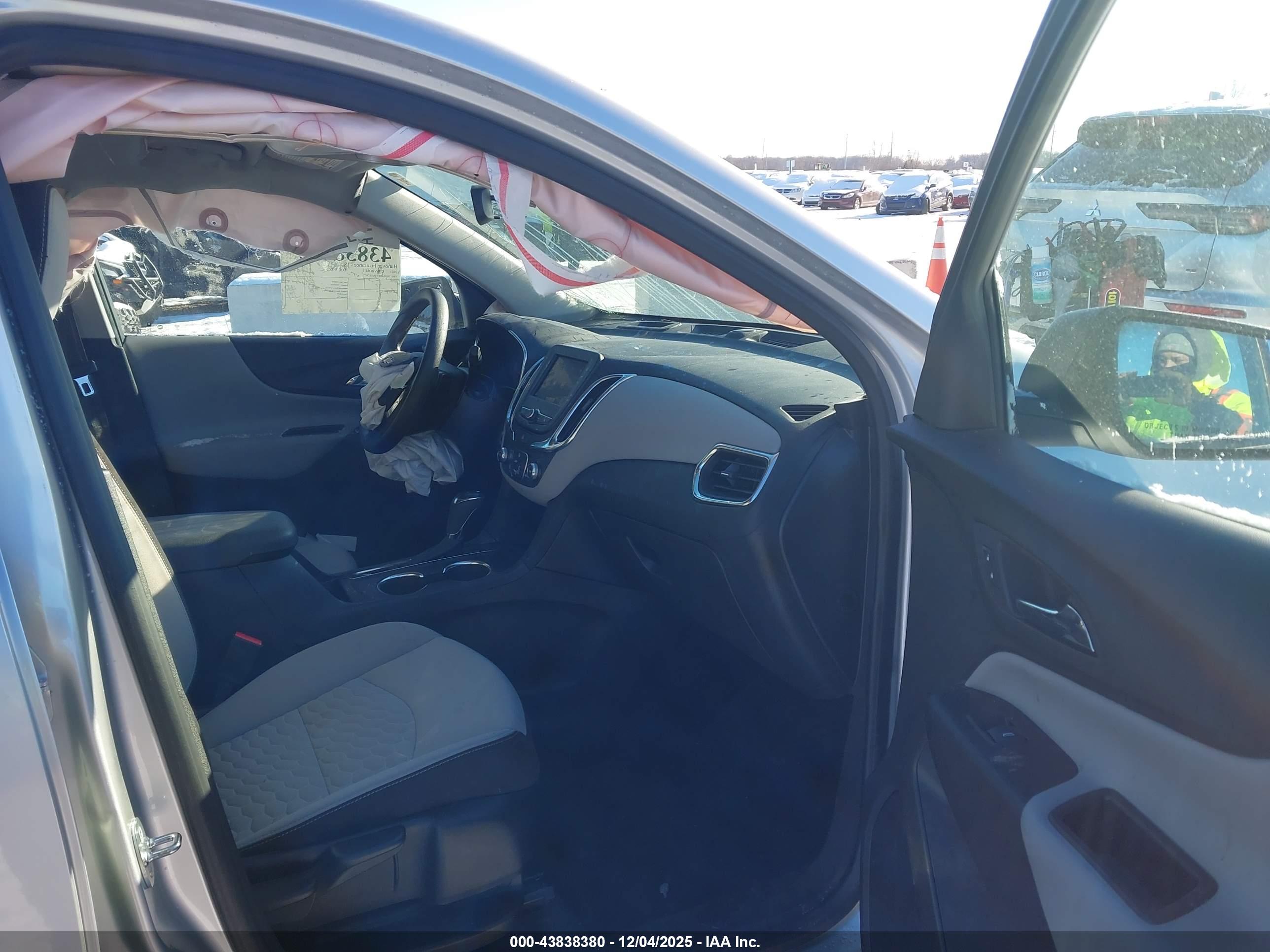 CHEVROLET EQUINOX image 5