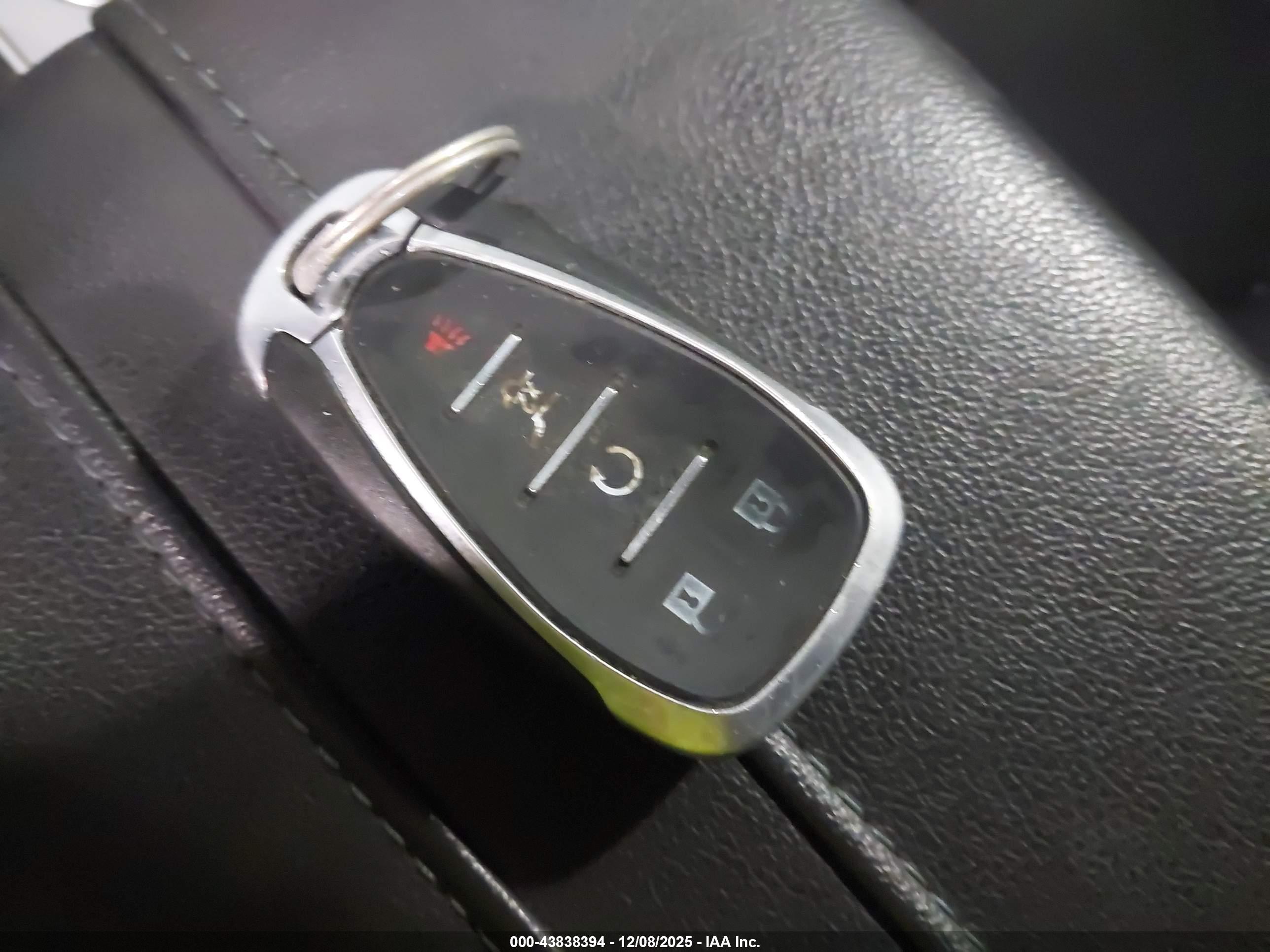 CHEVROLET BLAZER image 11