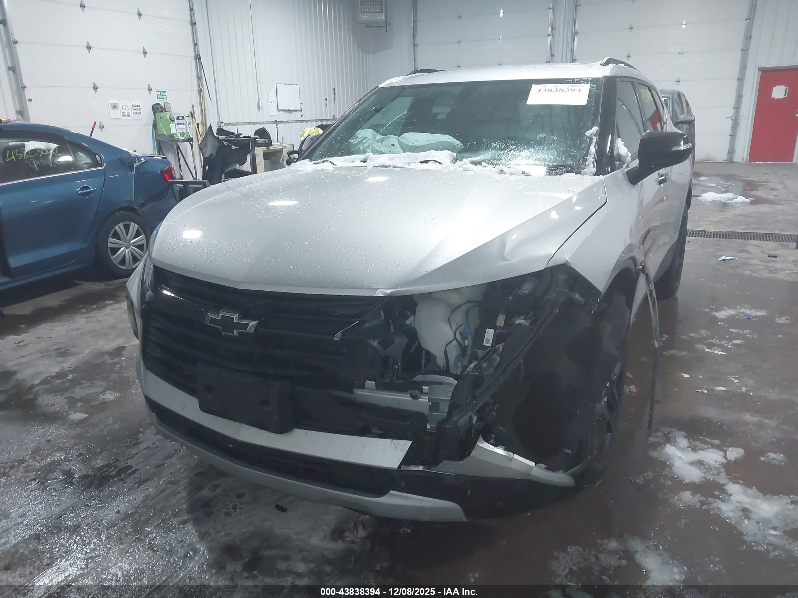 CHEVROLET BLAZER image 6
