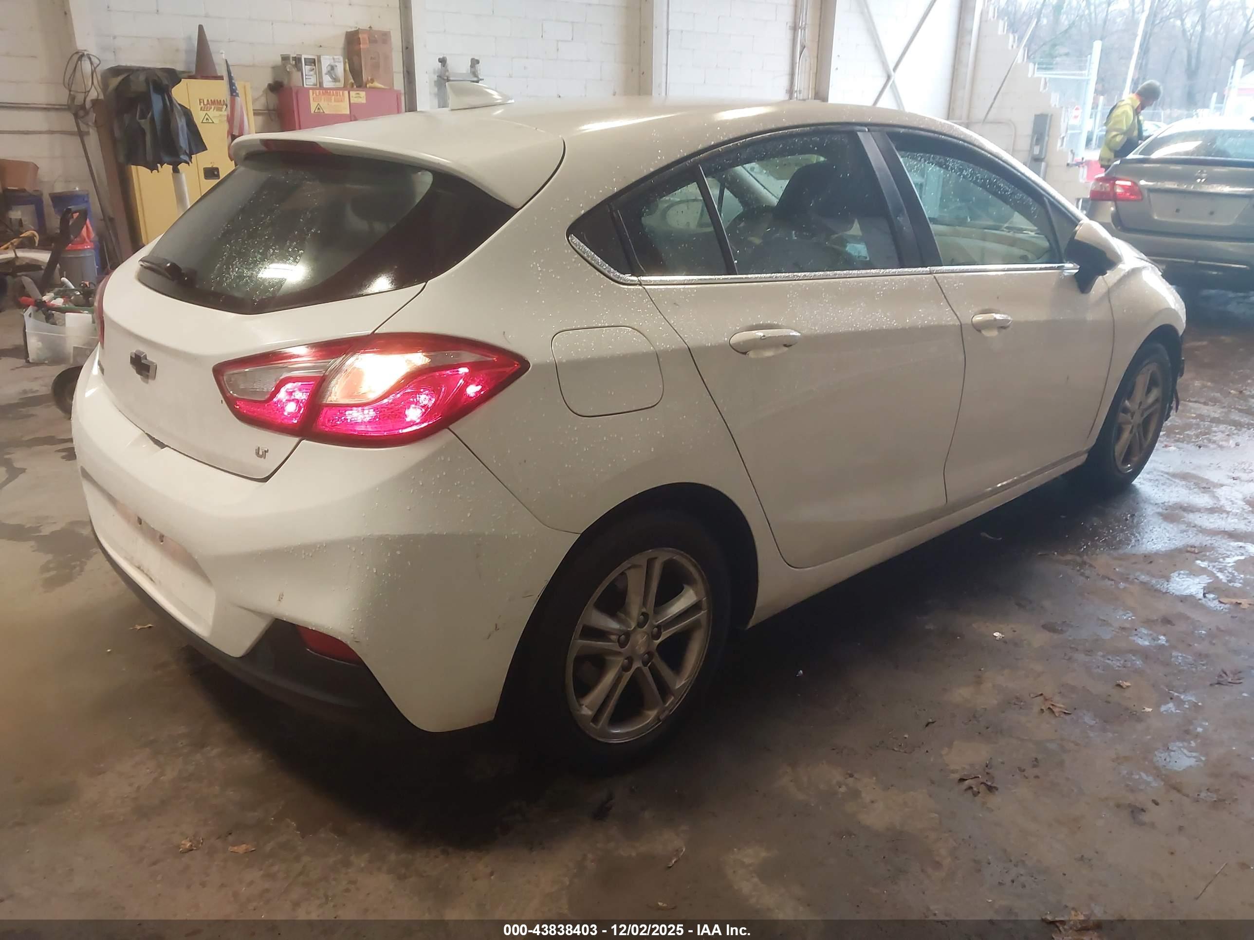 CHEVROLET CRUZE image 4