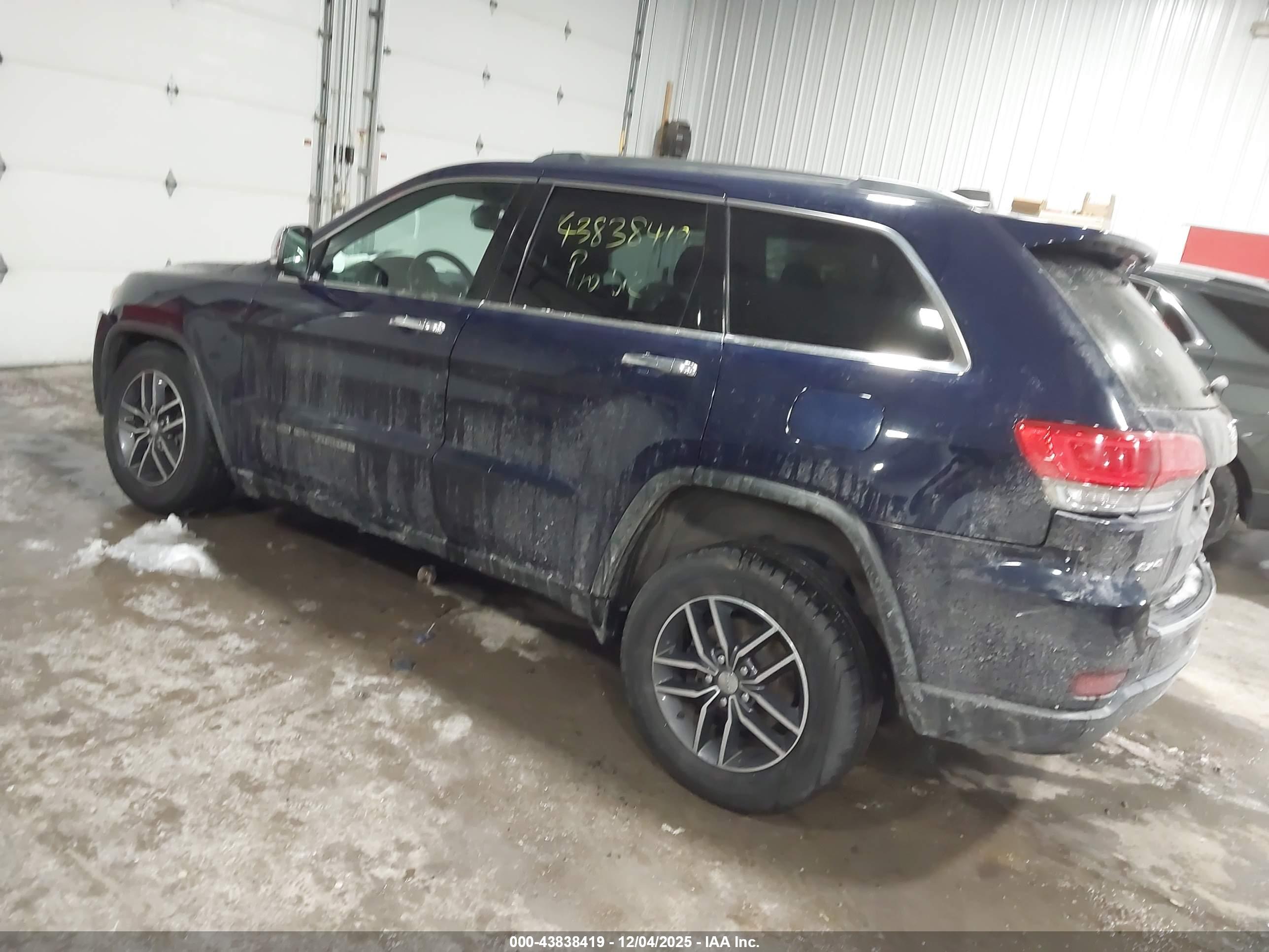 JEEP GRAND image 3