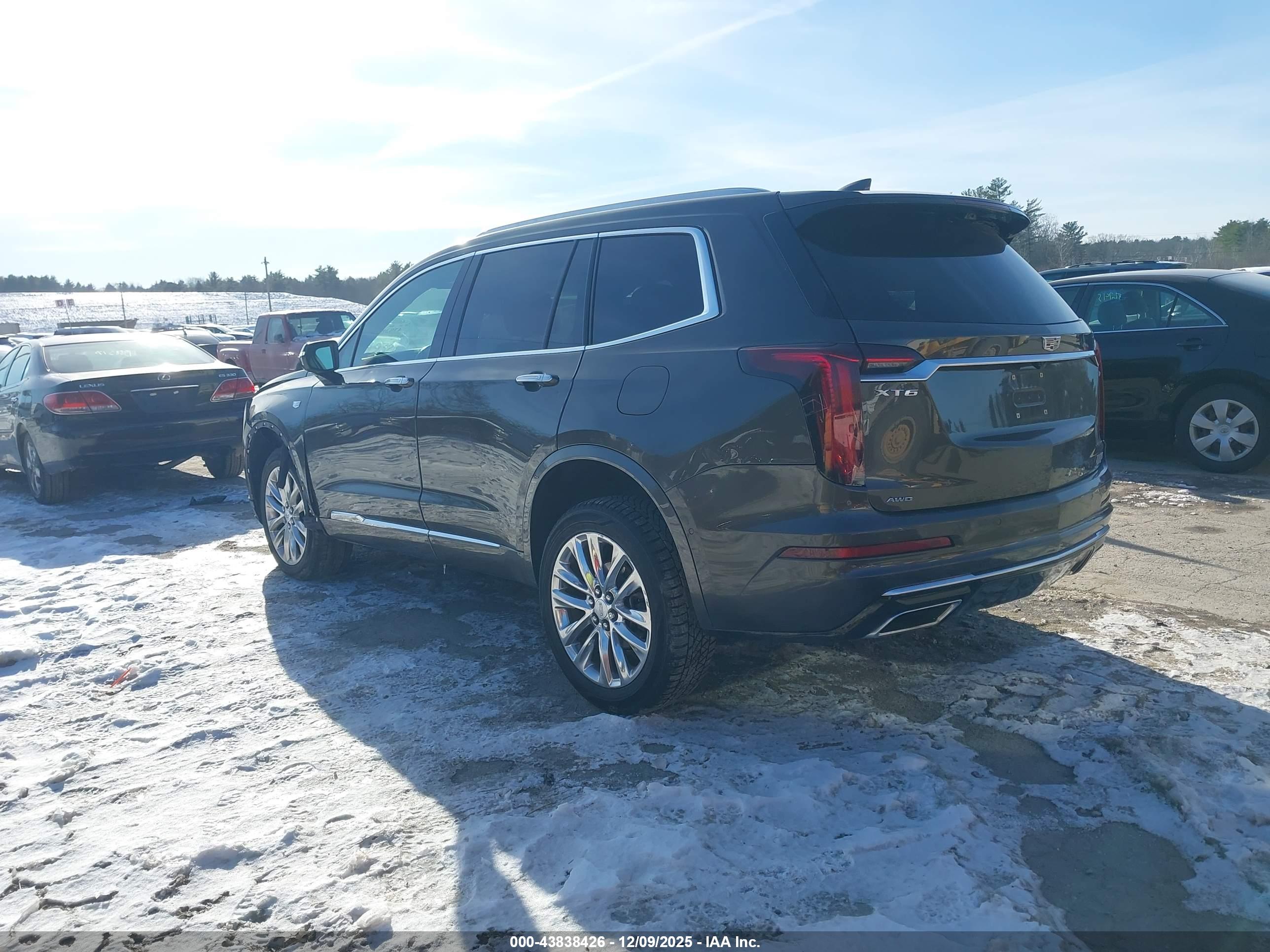 CADILLAC XT6 image 3
