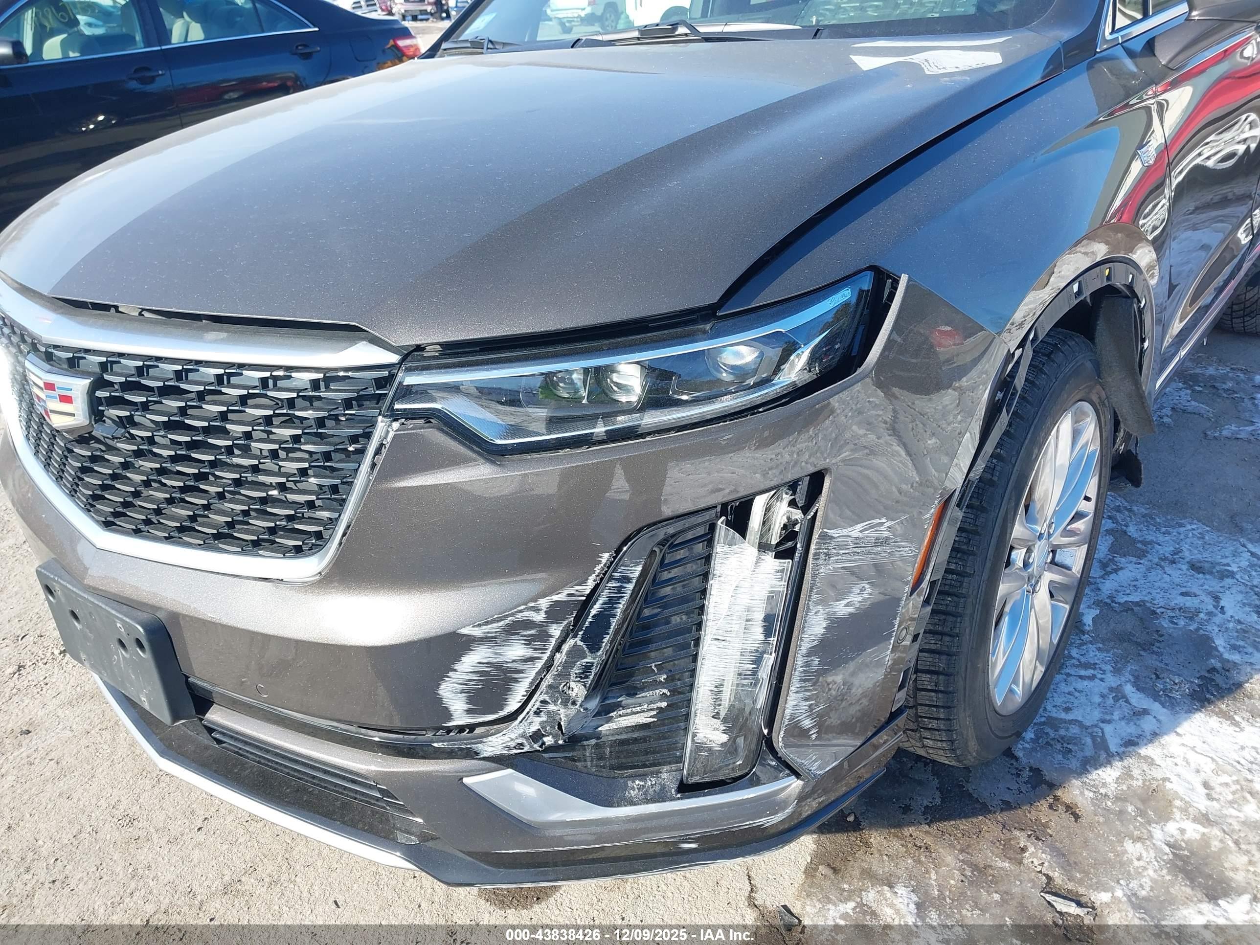 CADILLAC XT6 image 6