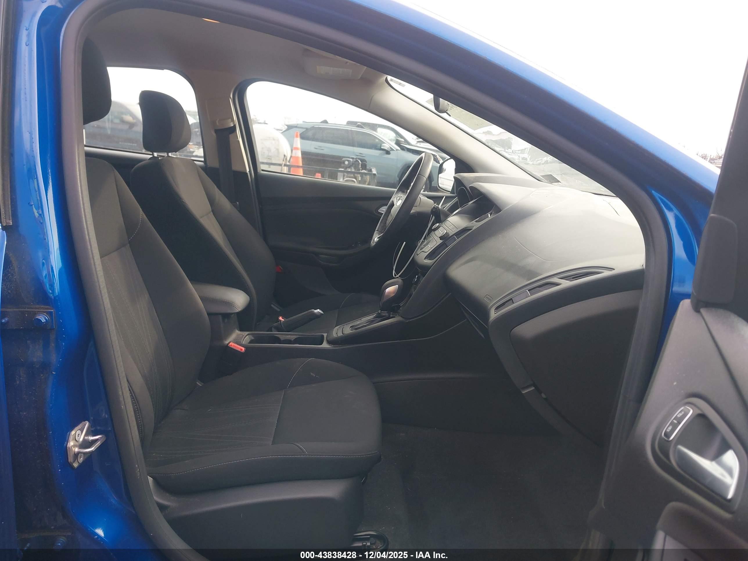 FORD FOCUS image 5