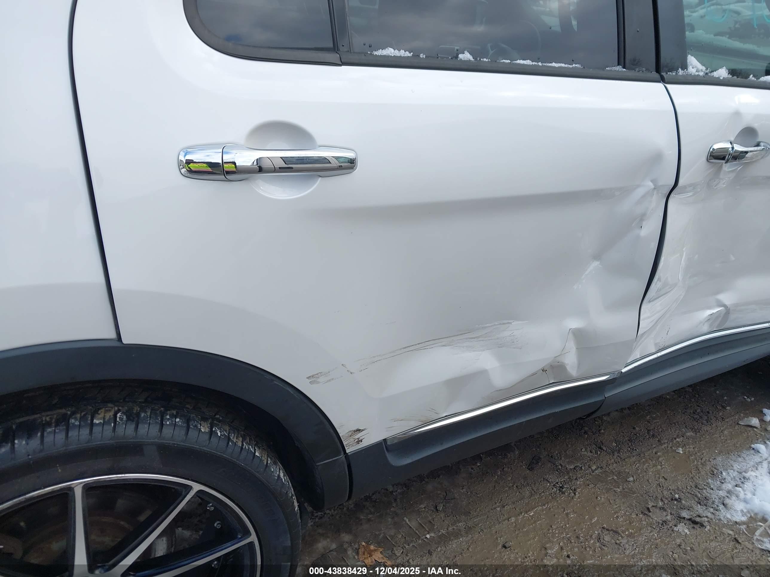 FORD EXPLORER image 6