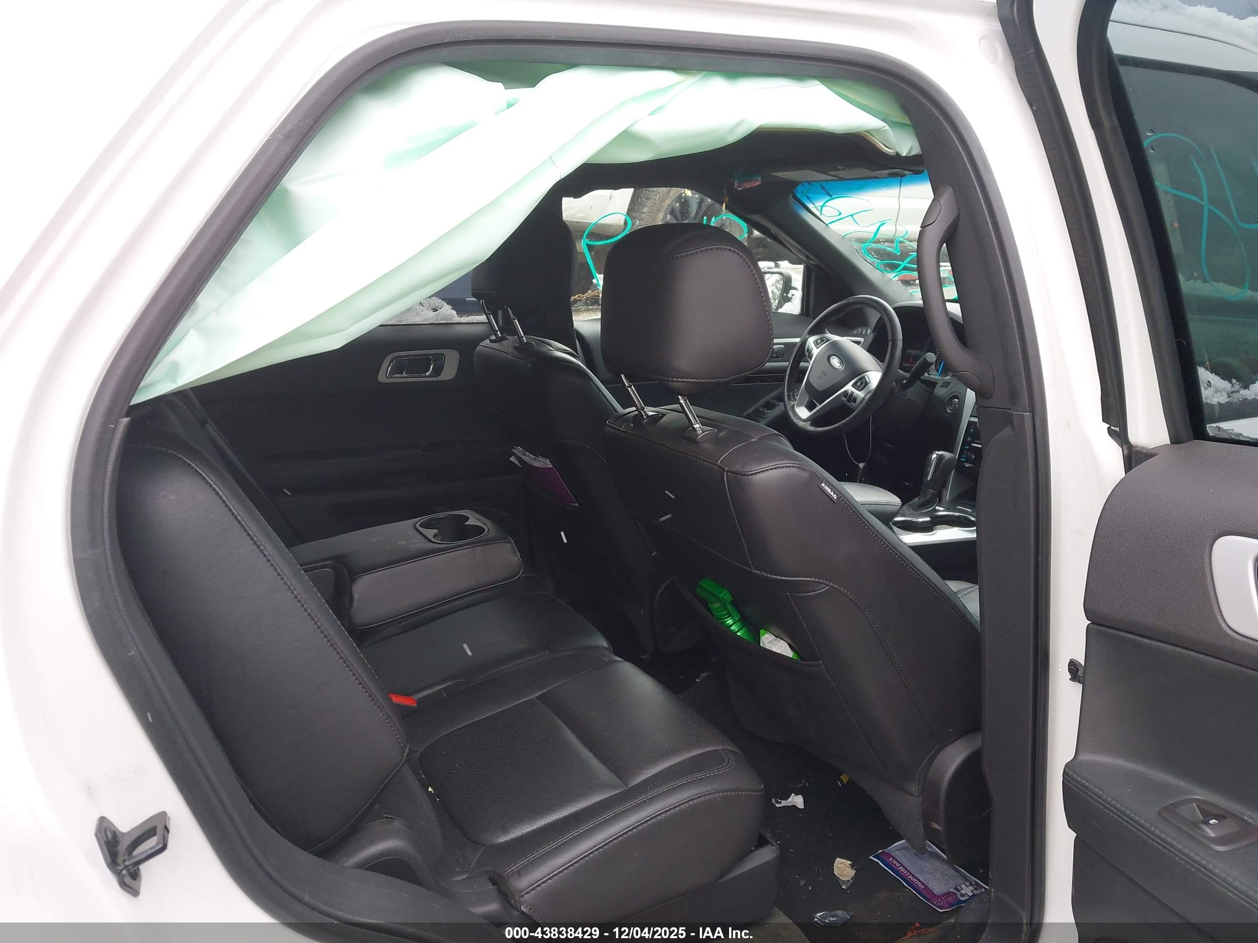 FORD EXPLORER image 8