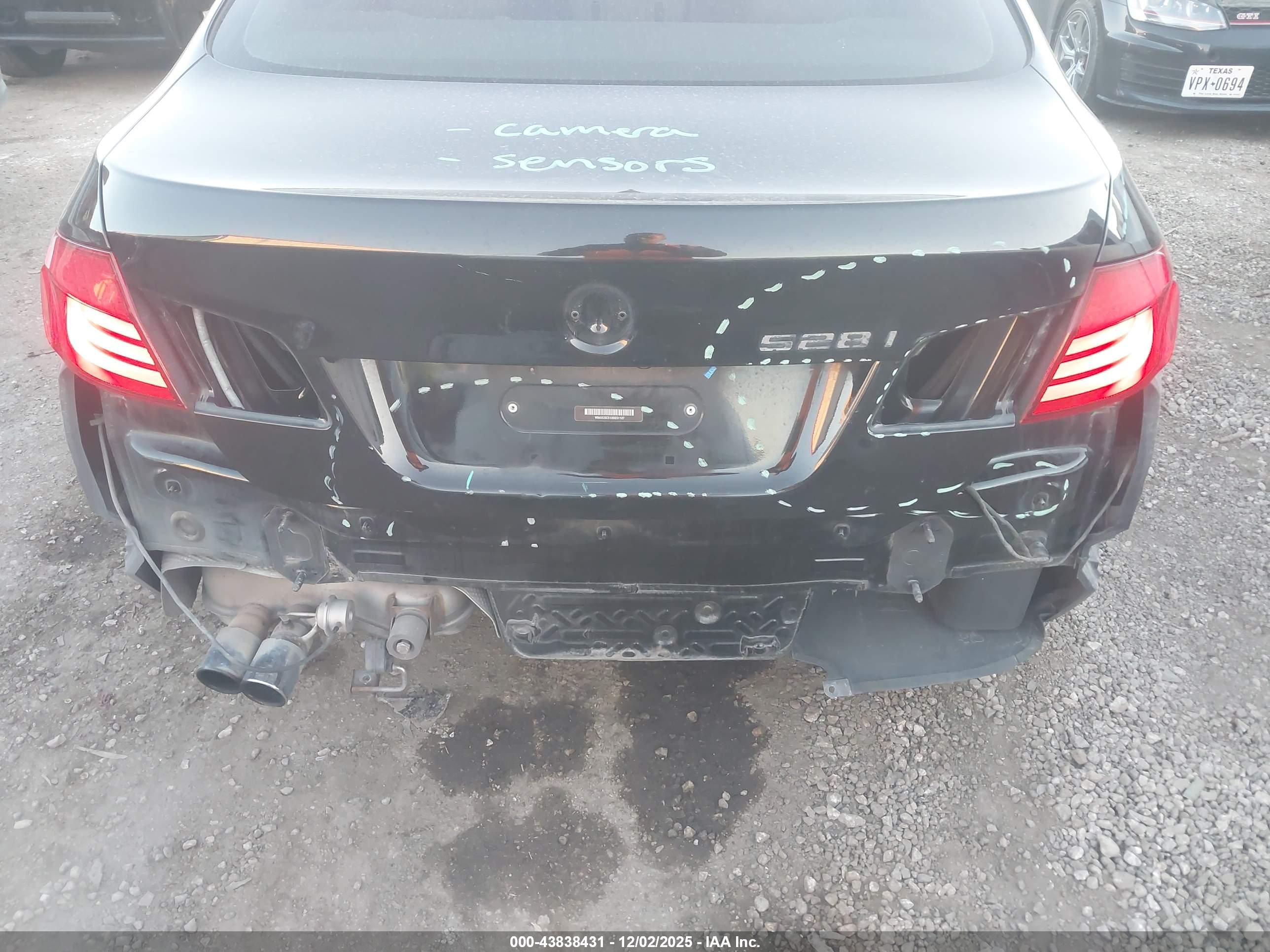 BMW 528I image 6