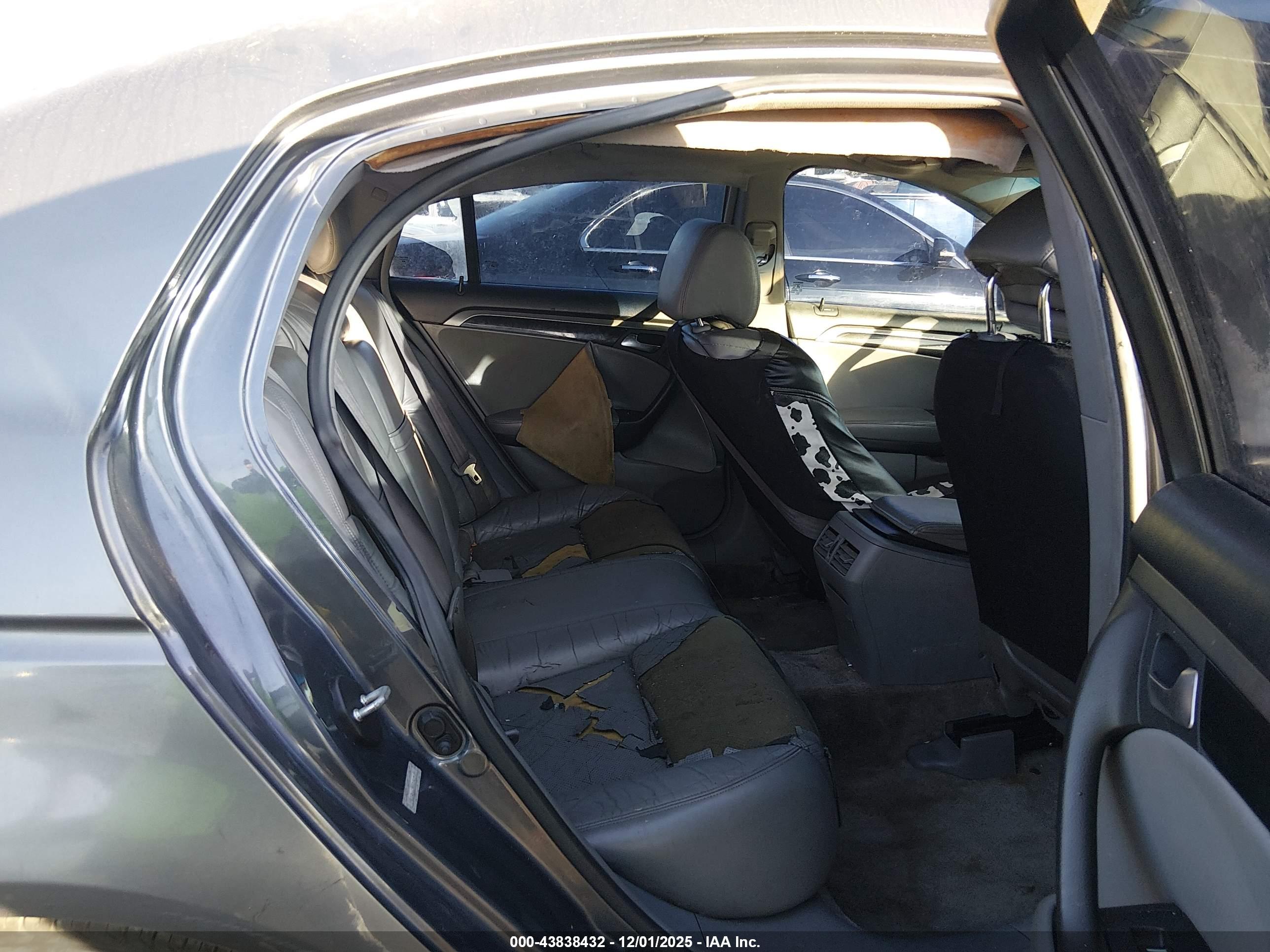 ACURA TL image 8