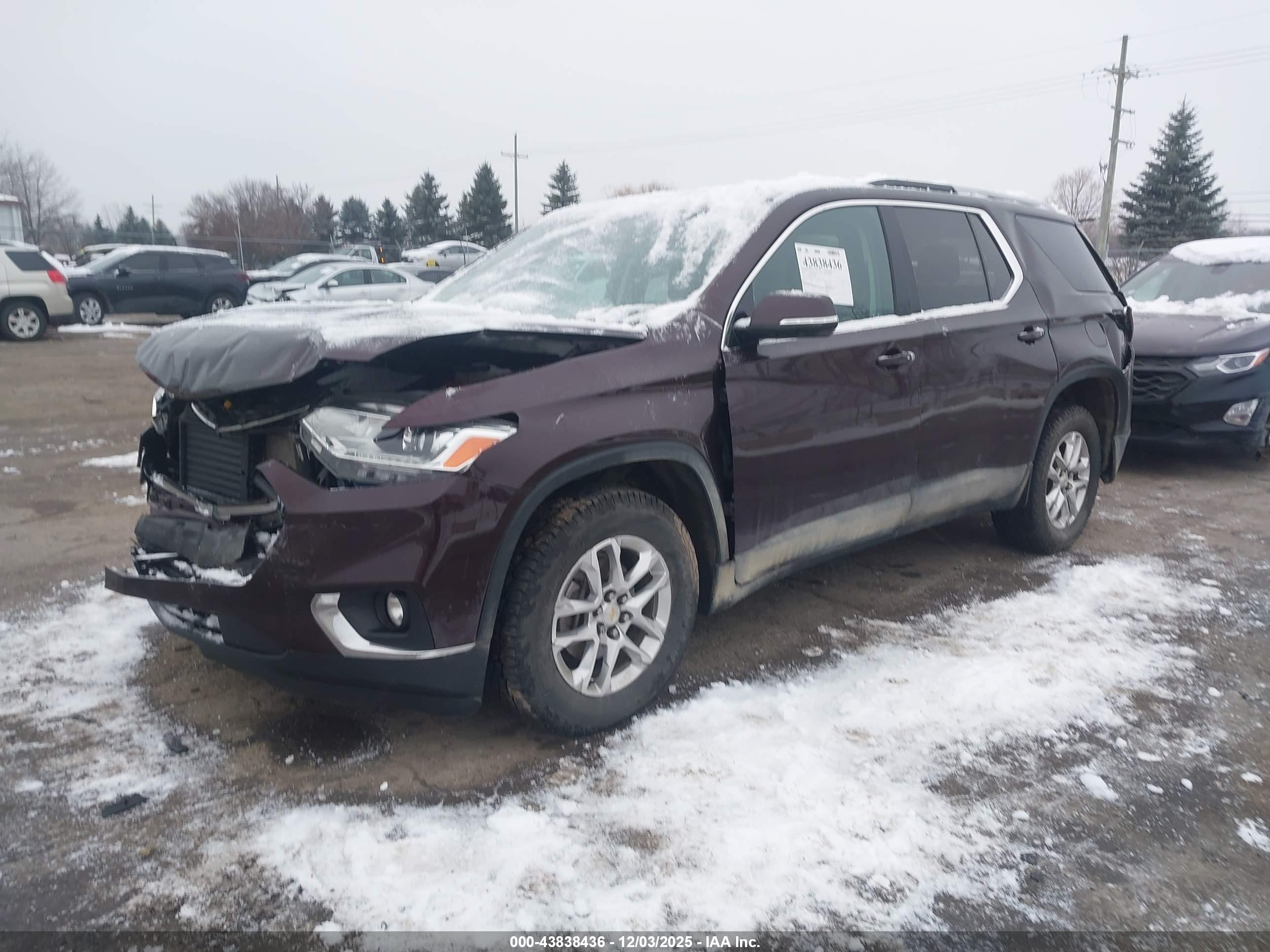 CHEVROLET TRAVERSE image 2