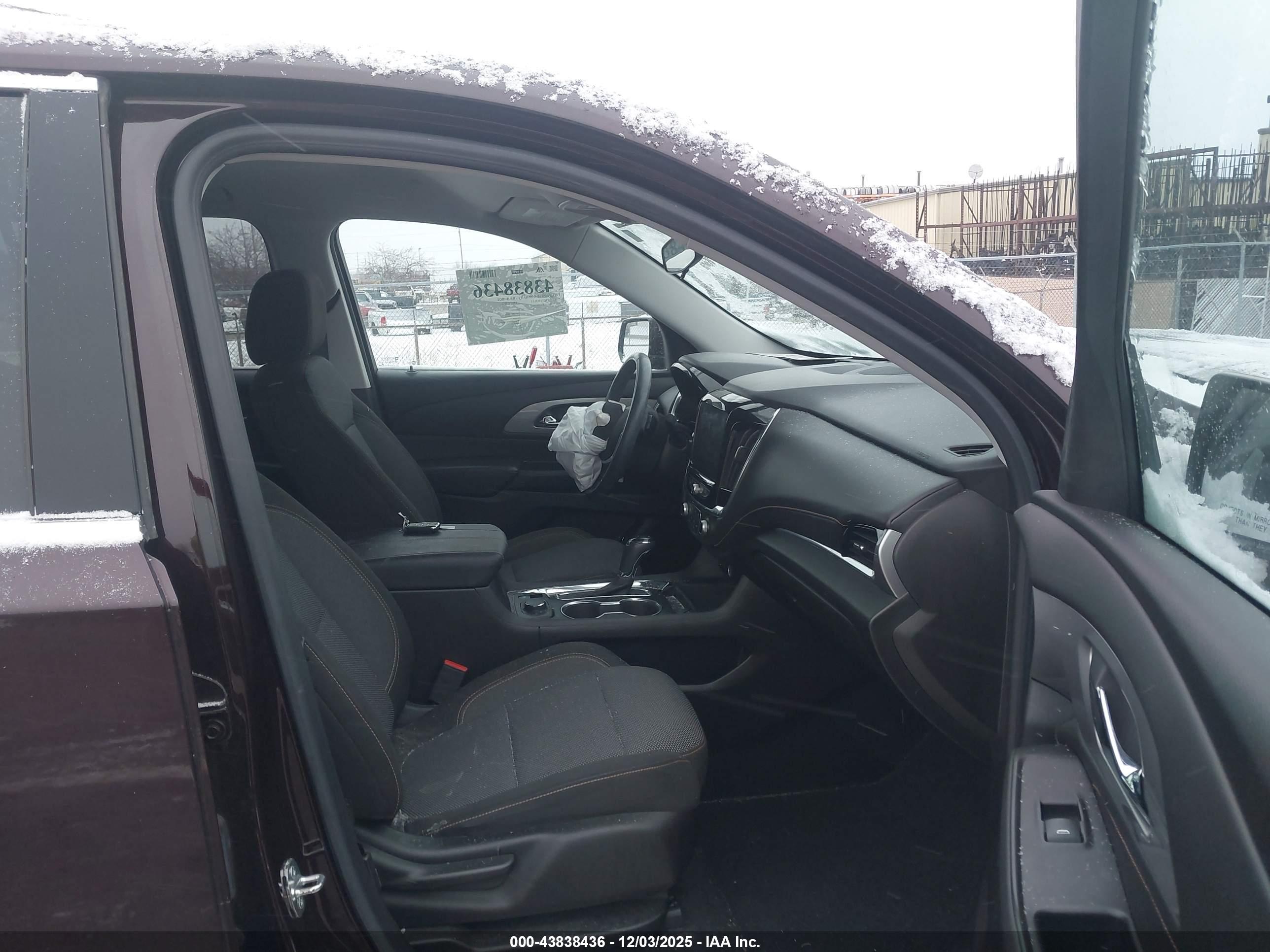 CHEVROLET TRAVERSE image 5