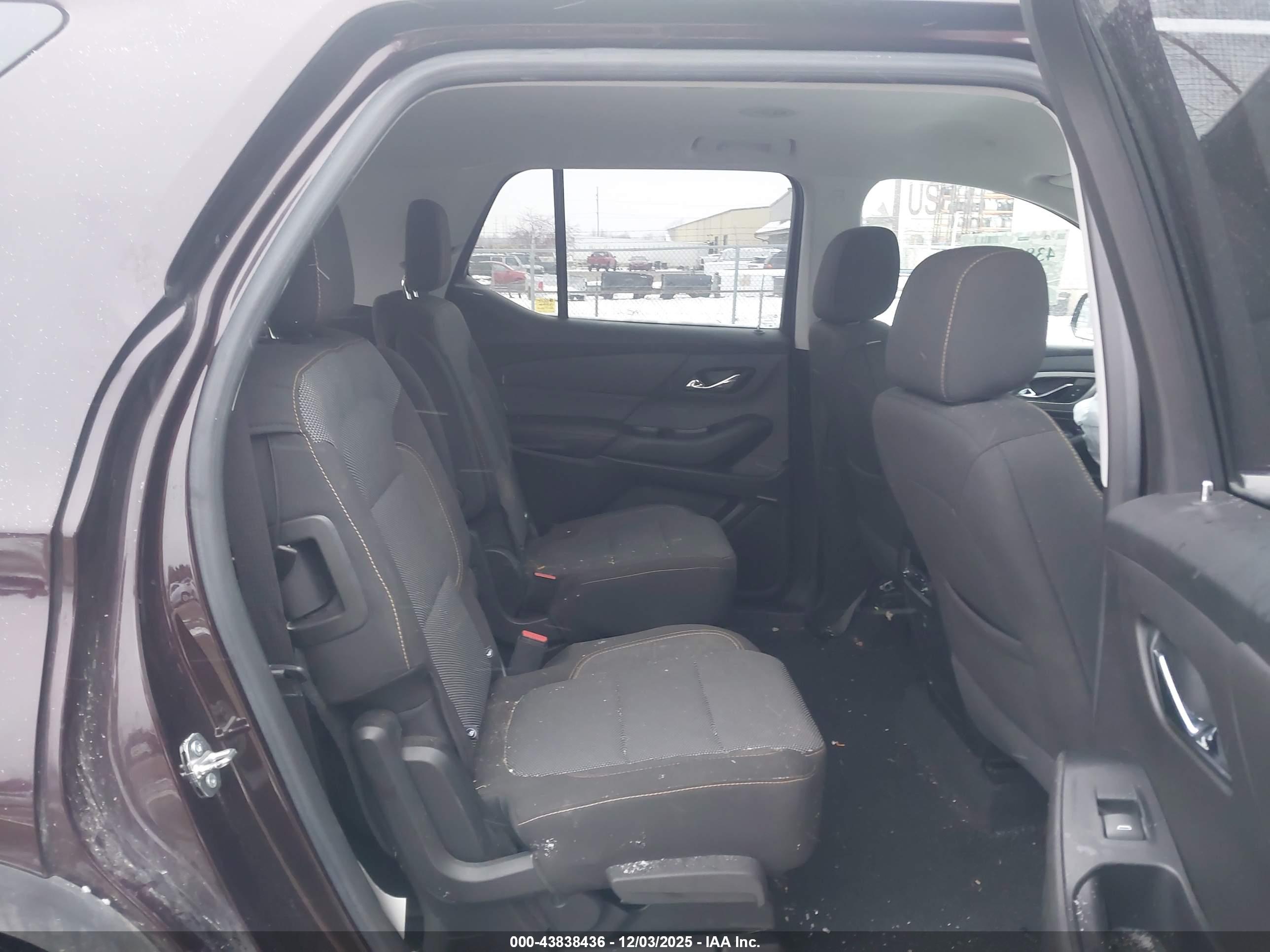 CHEVROLET TRAVERSE image 8