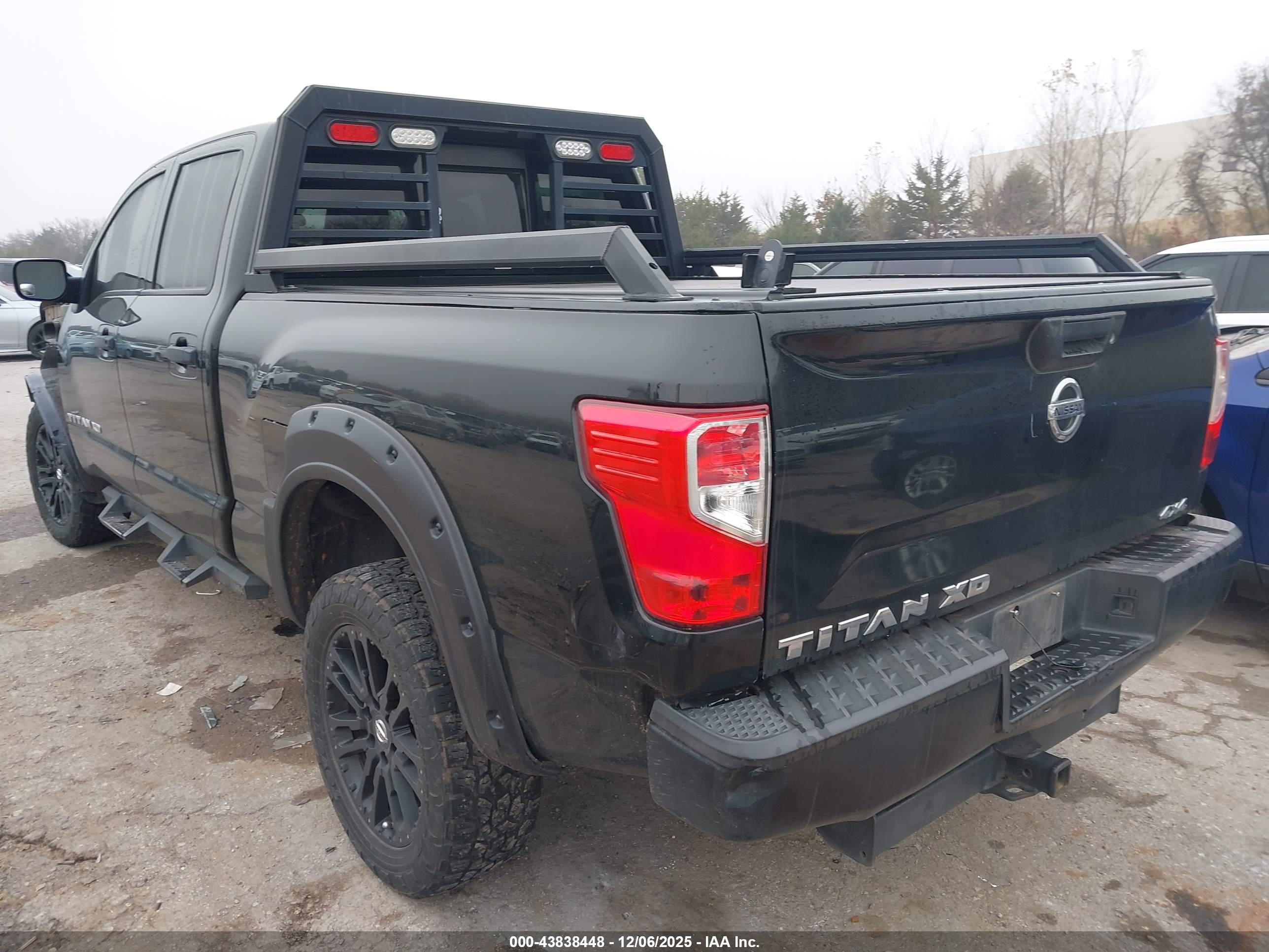 NISSAN TITAN image 3