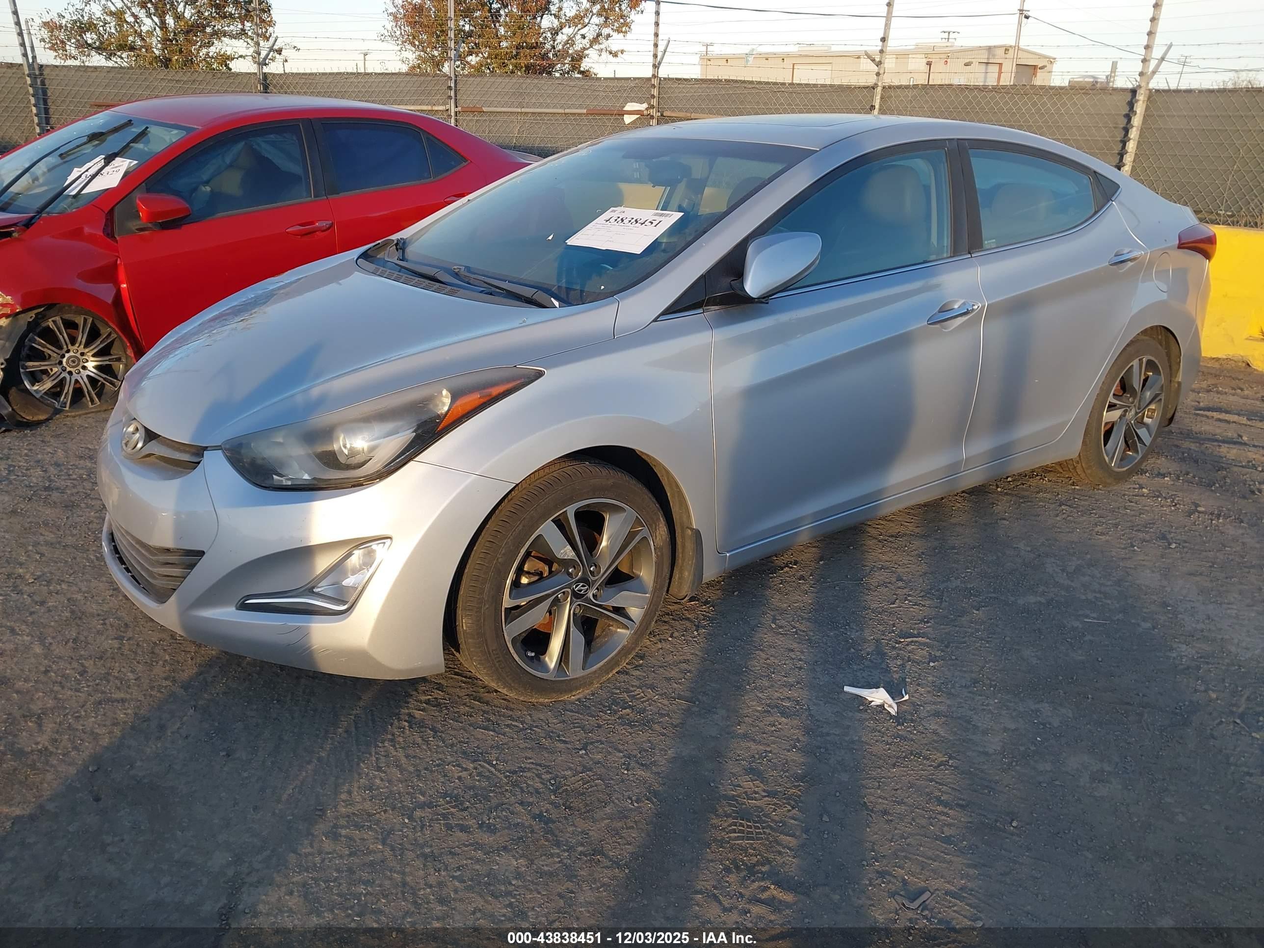 HYUNDAI ELANTRA image 2