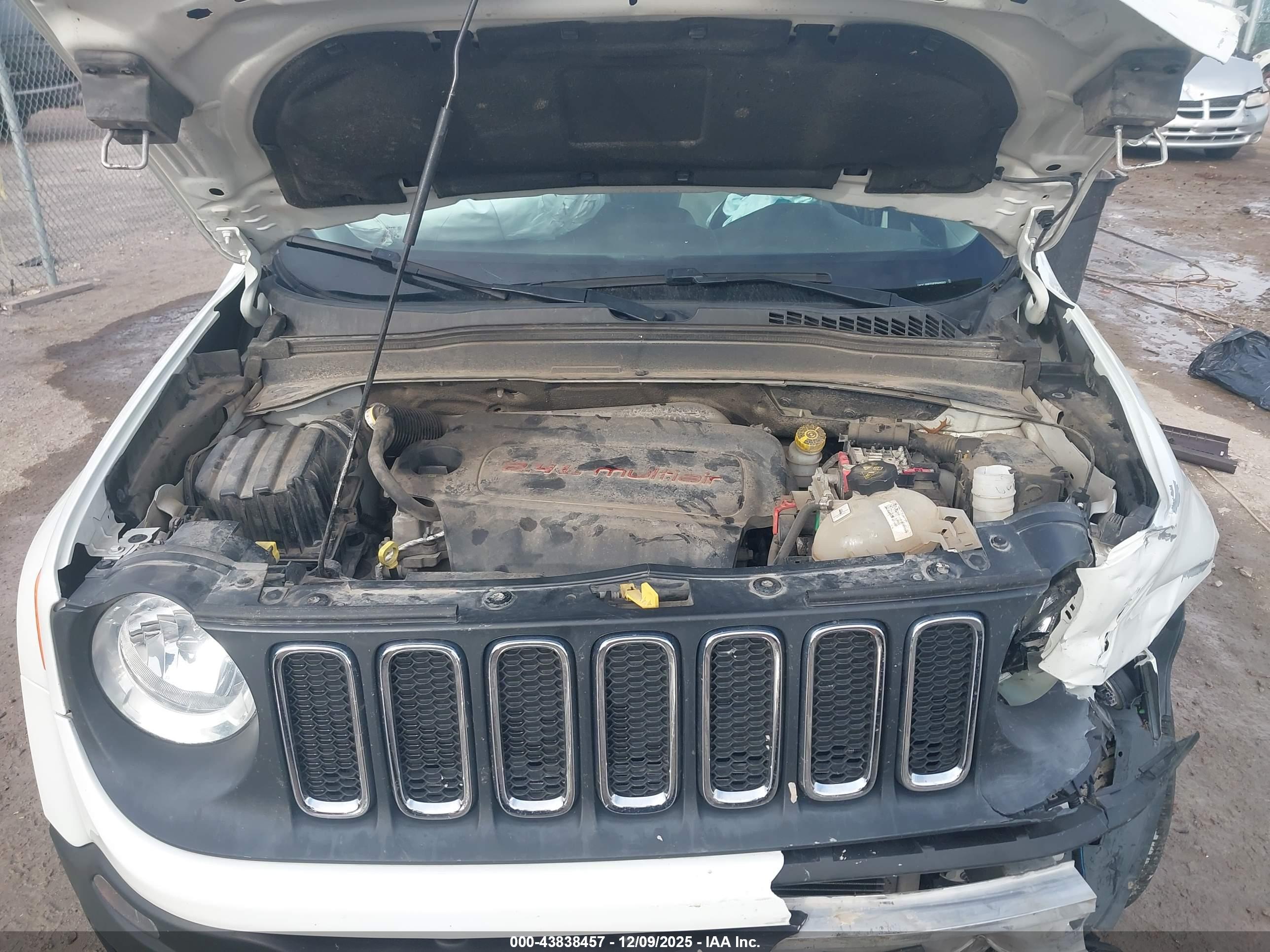 JEEP RENEGADE image 10
