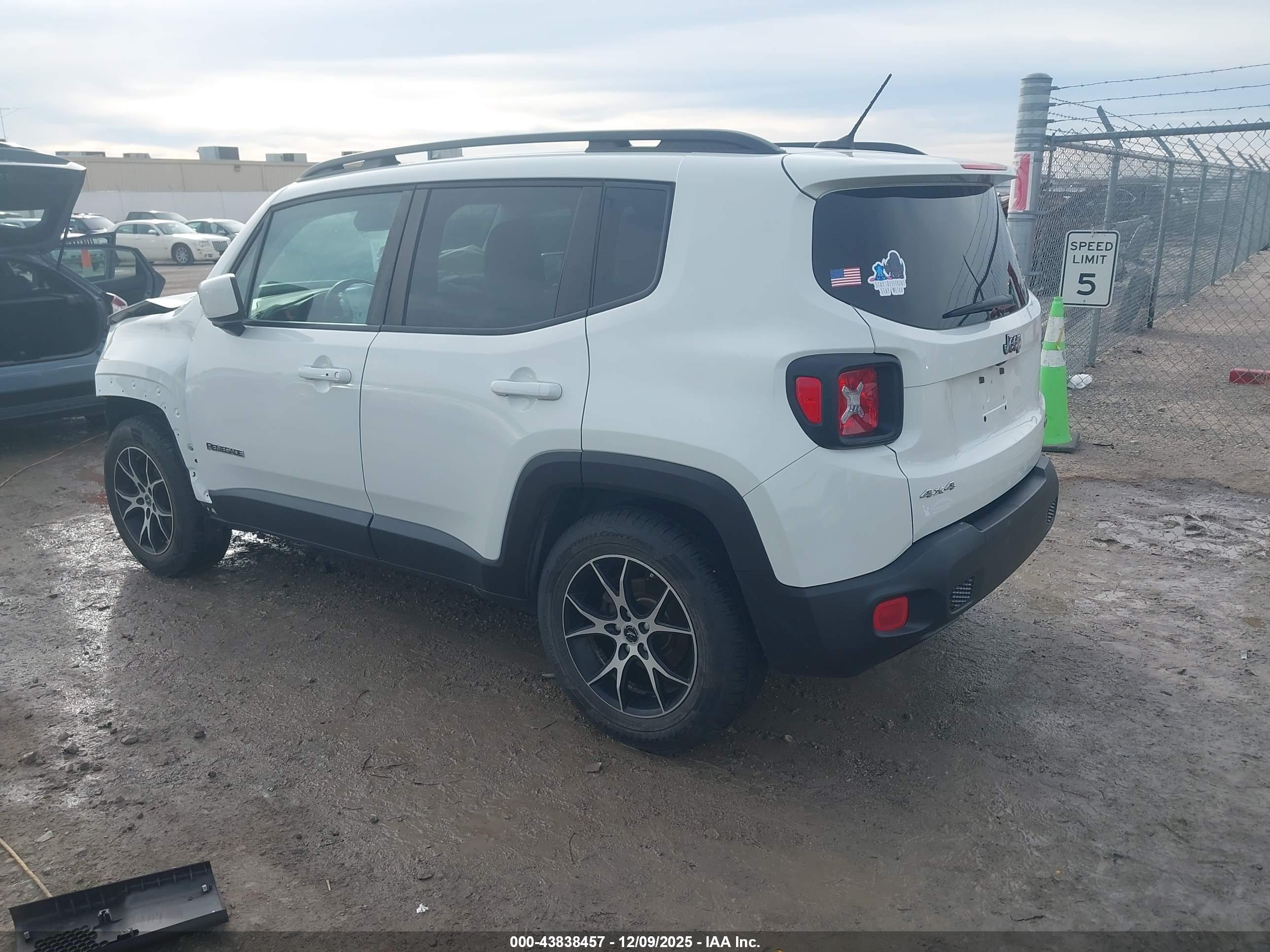 JEEP RENEGADE image 3