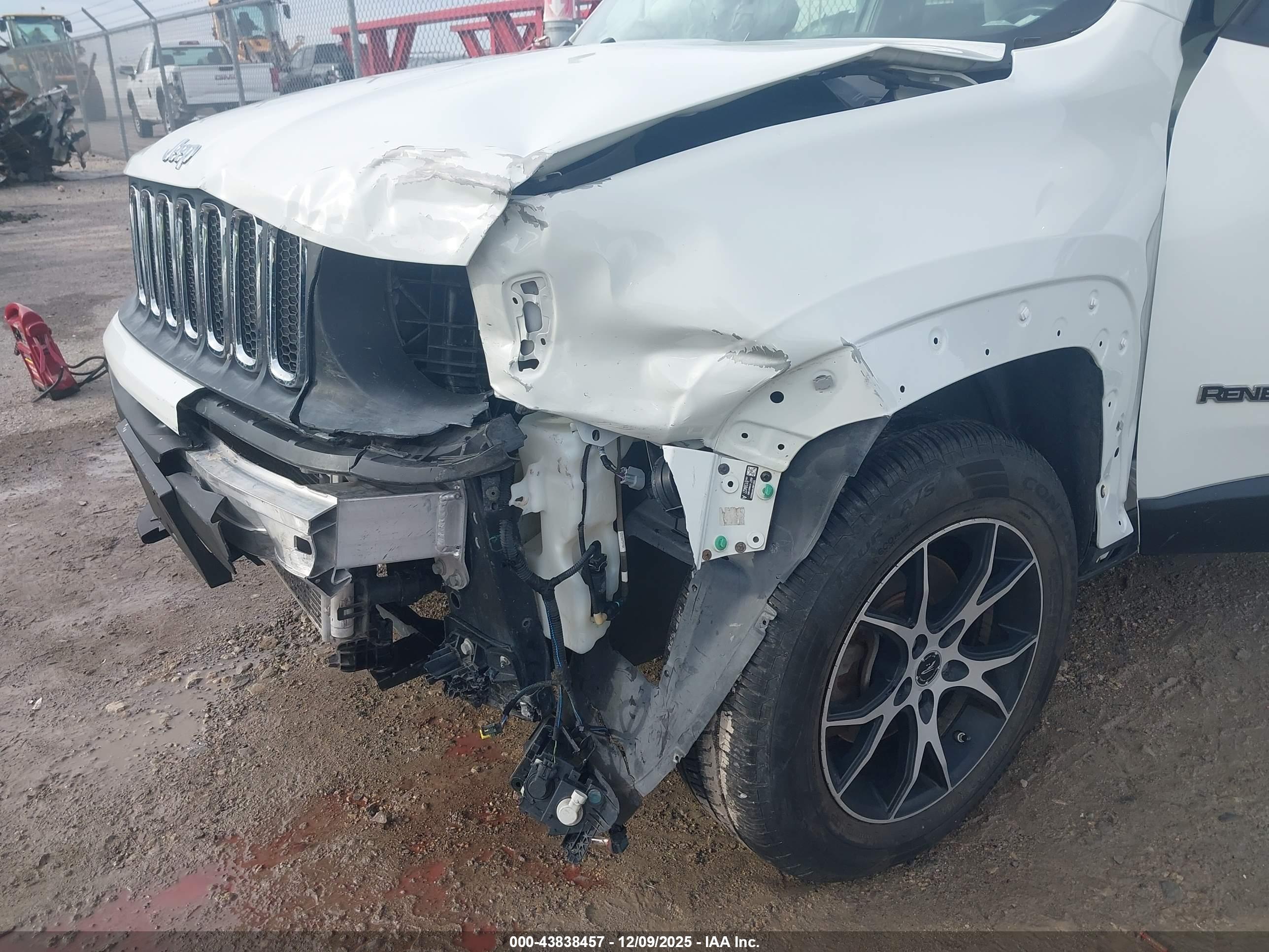 JEEP RENEGADE image 6