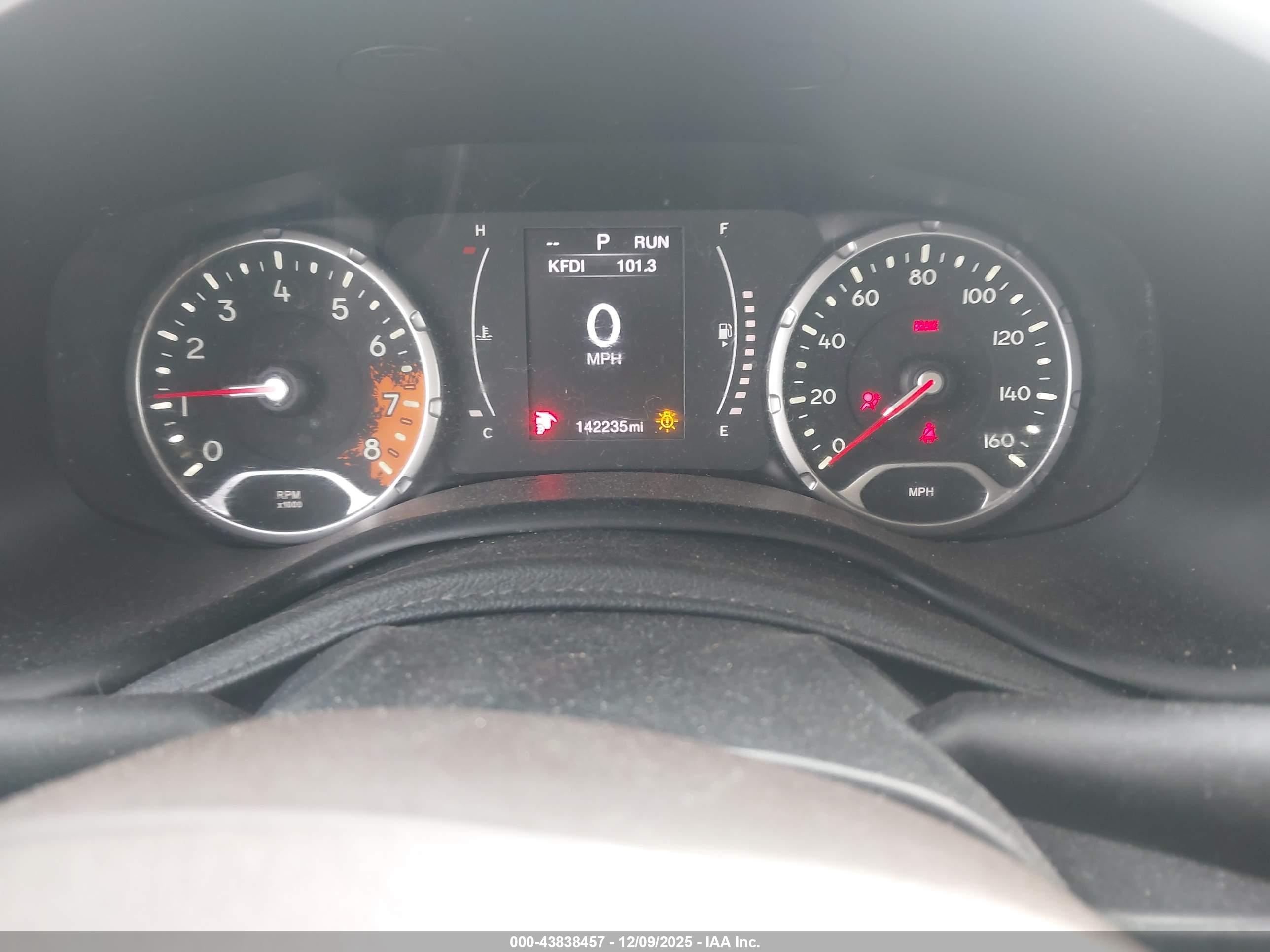 JEEP RENEGADE image 7