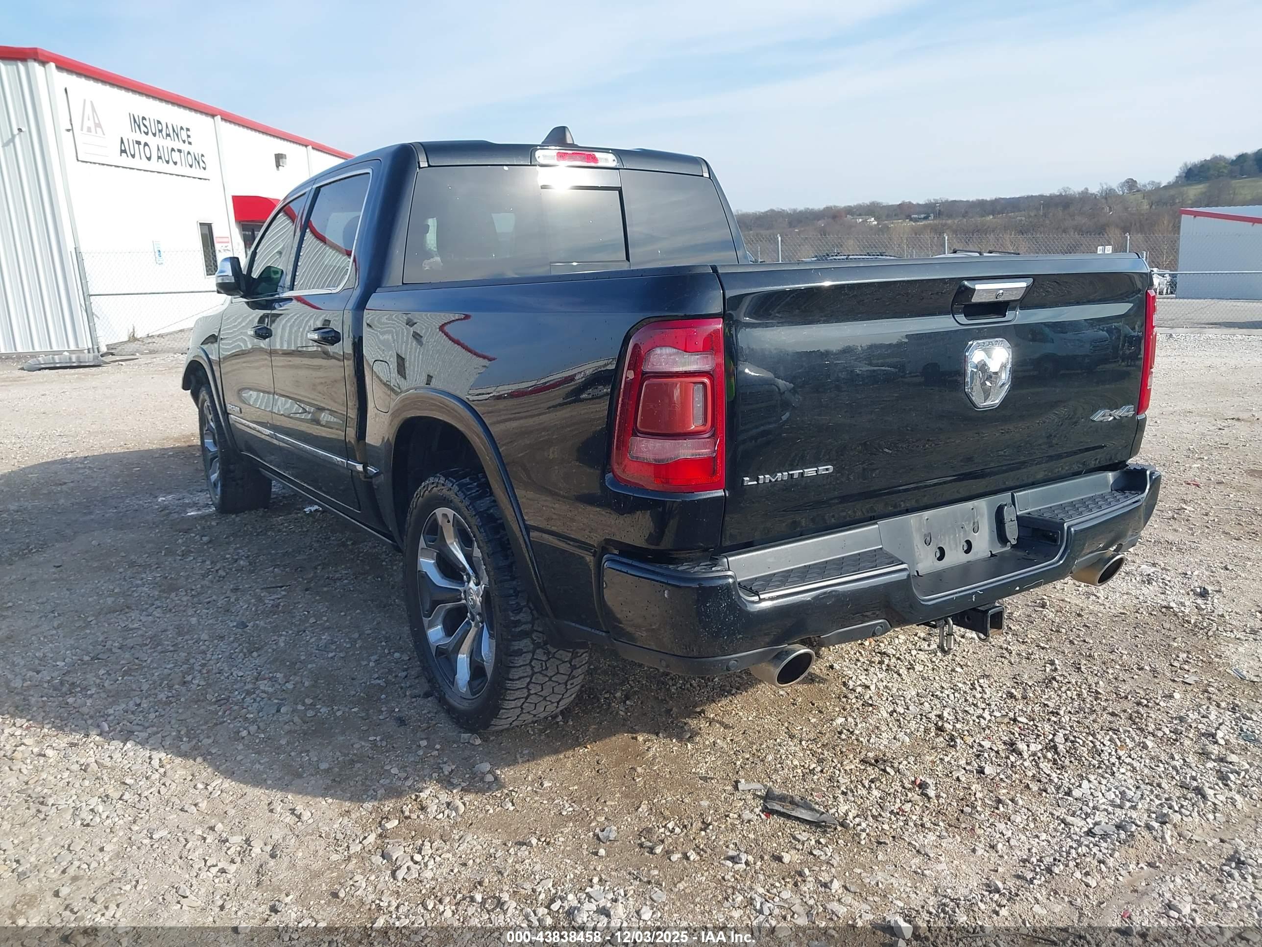 RAM 1500 image 3