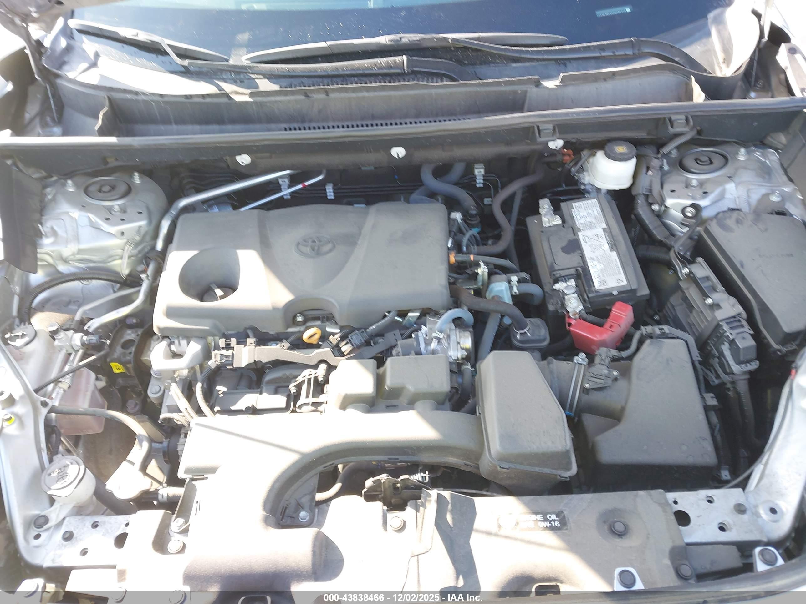 TOYOTA RAV4 image 10