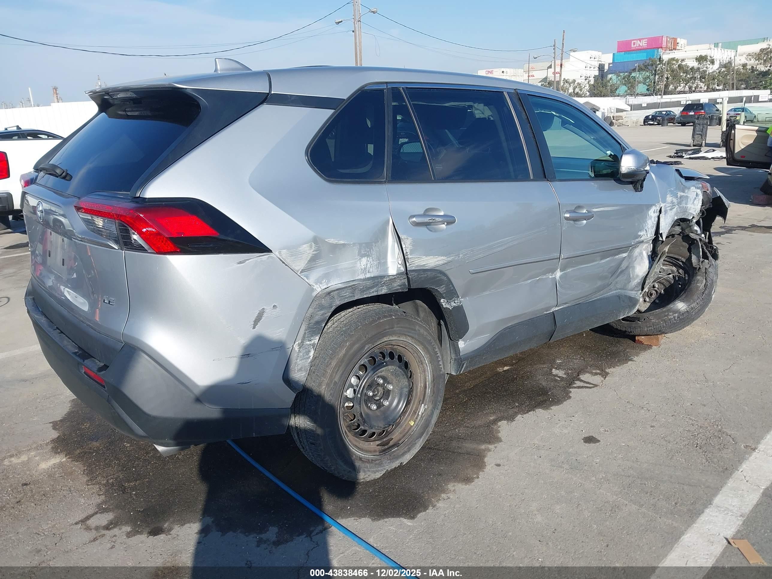 TOYOTA RAV4 image 4