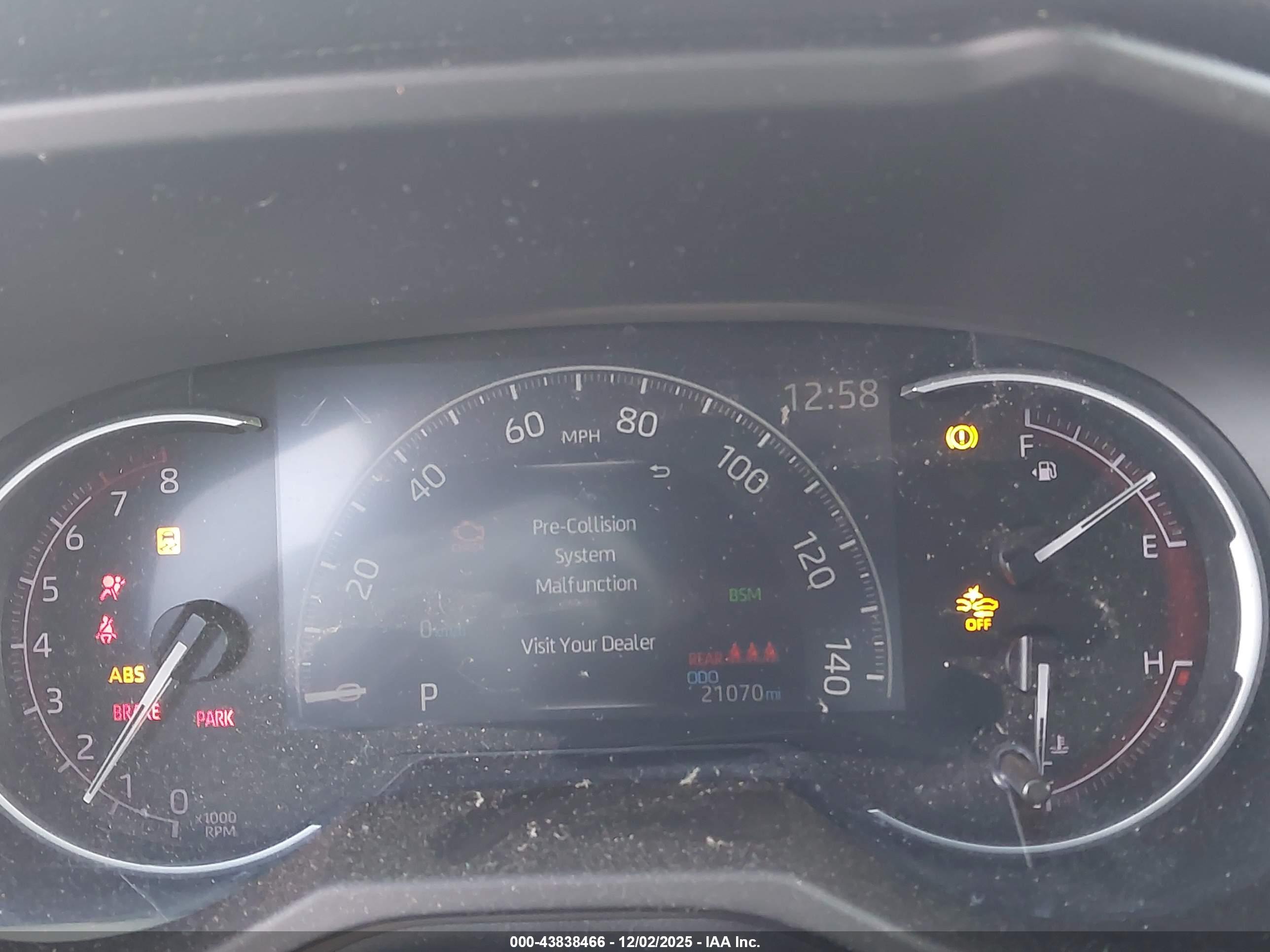 TOYOTA RAV4 image 7