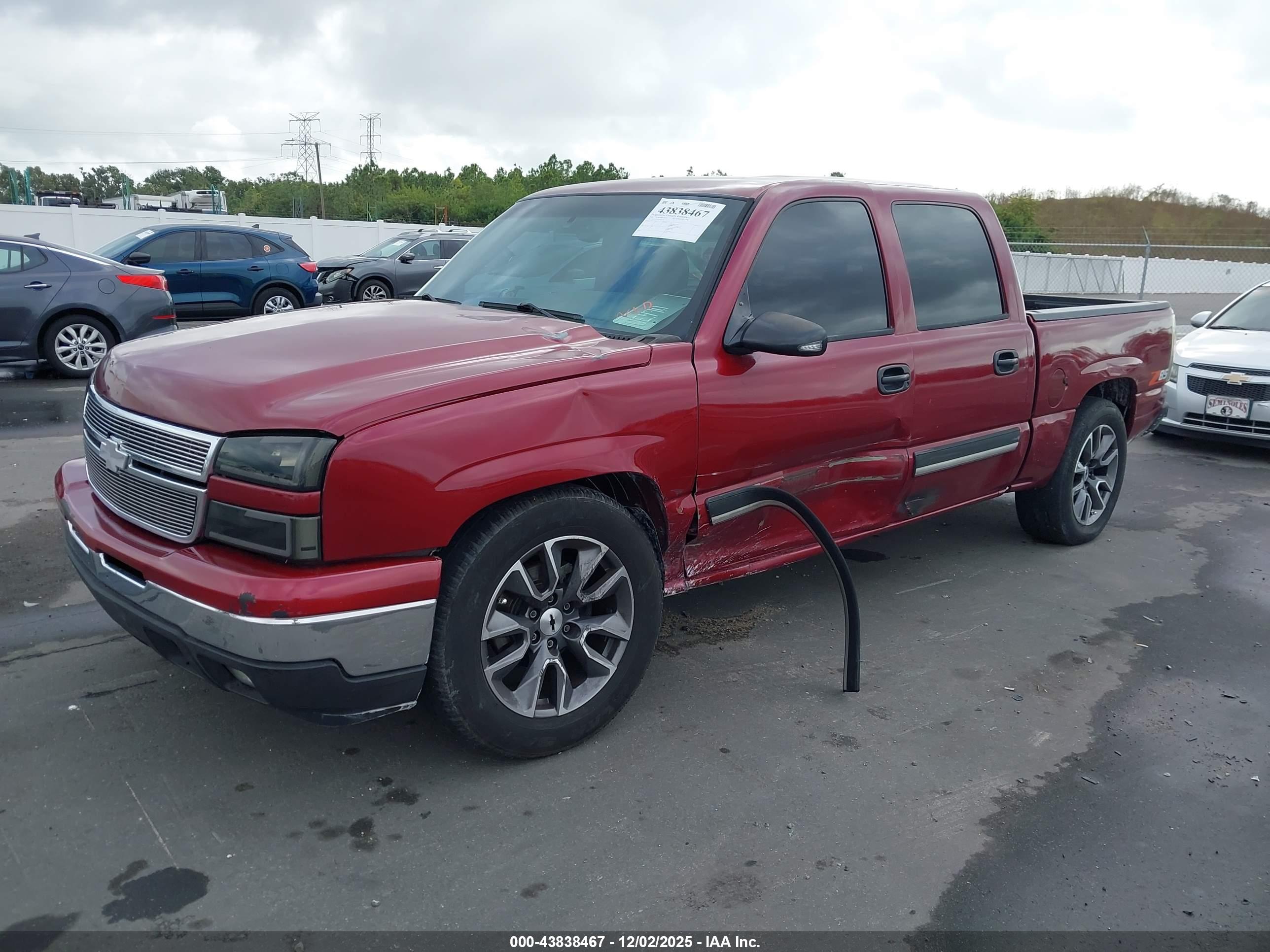 CHEVROLET SILVERADO image 2