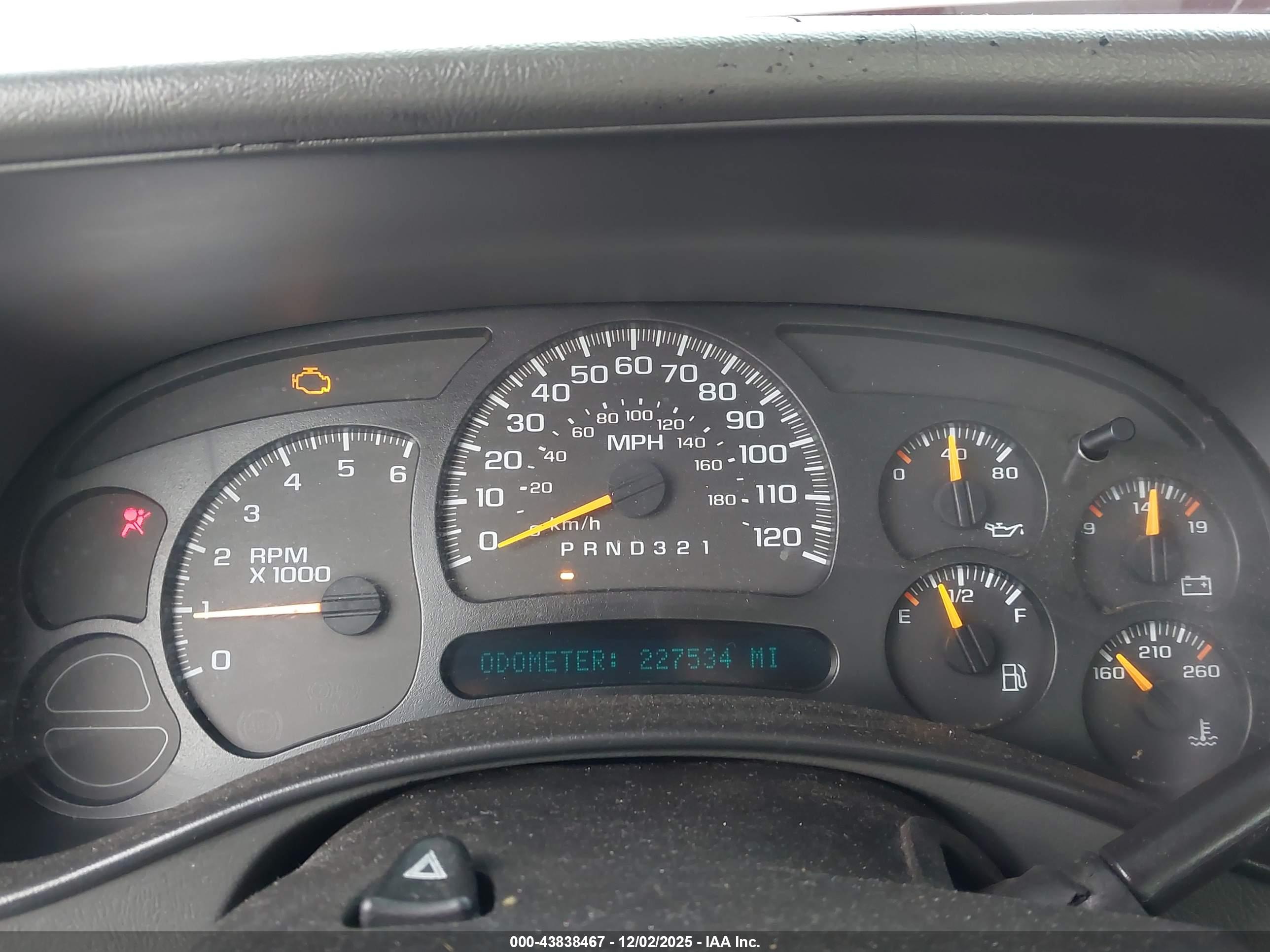 CHEVROLET SILVERADO image 7