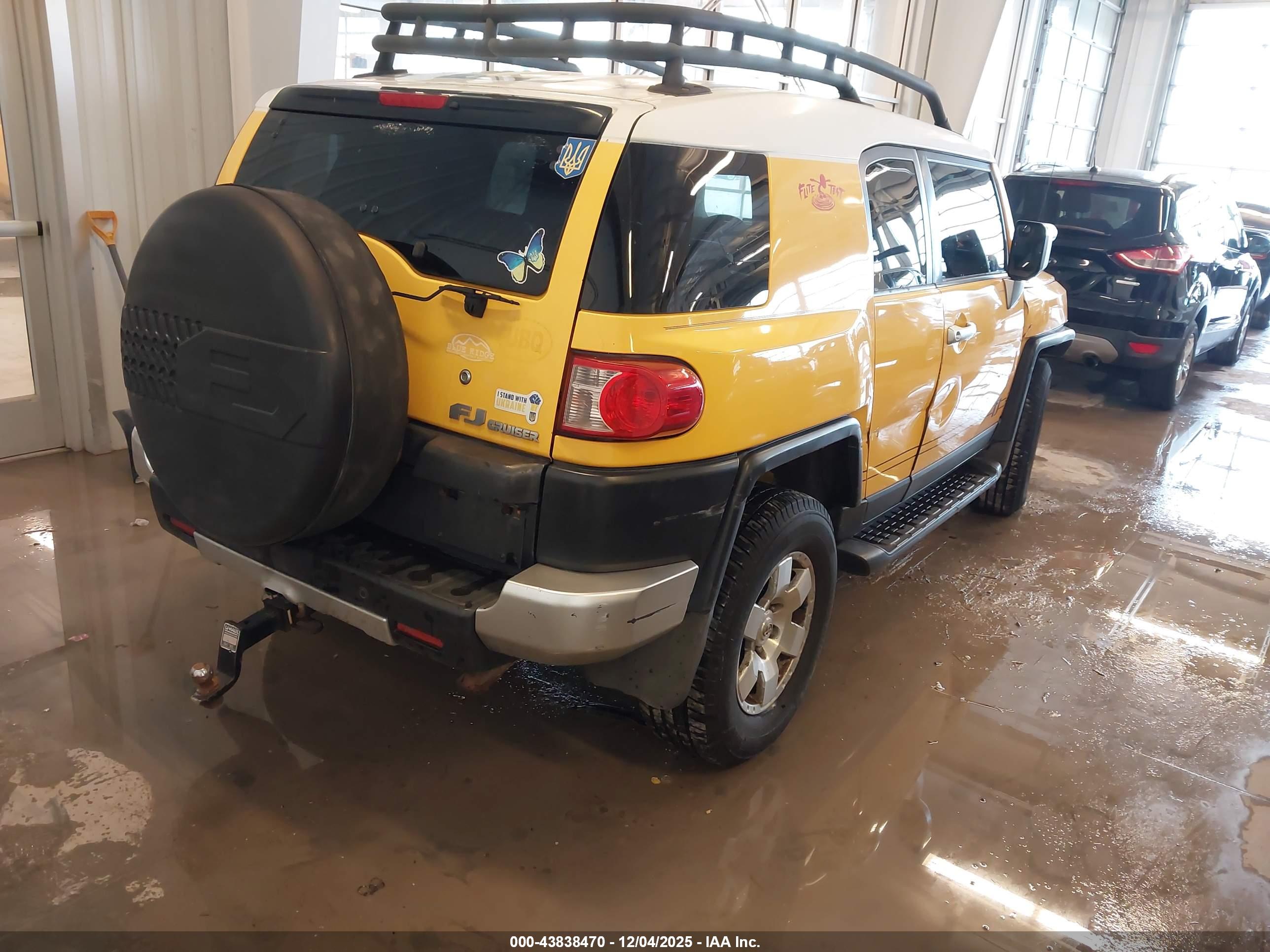 TOYOTA FJ image 4