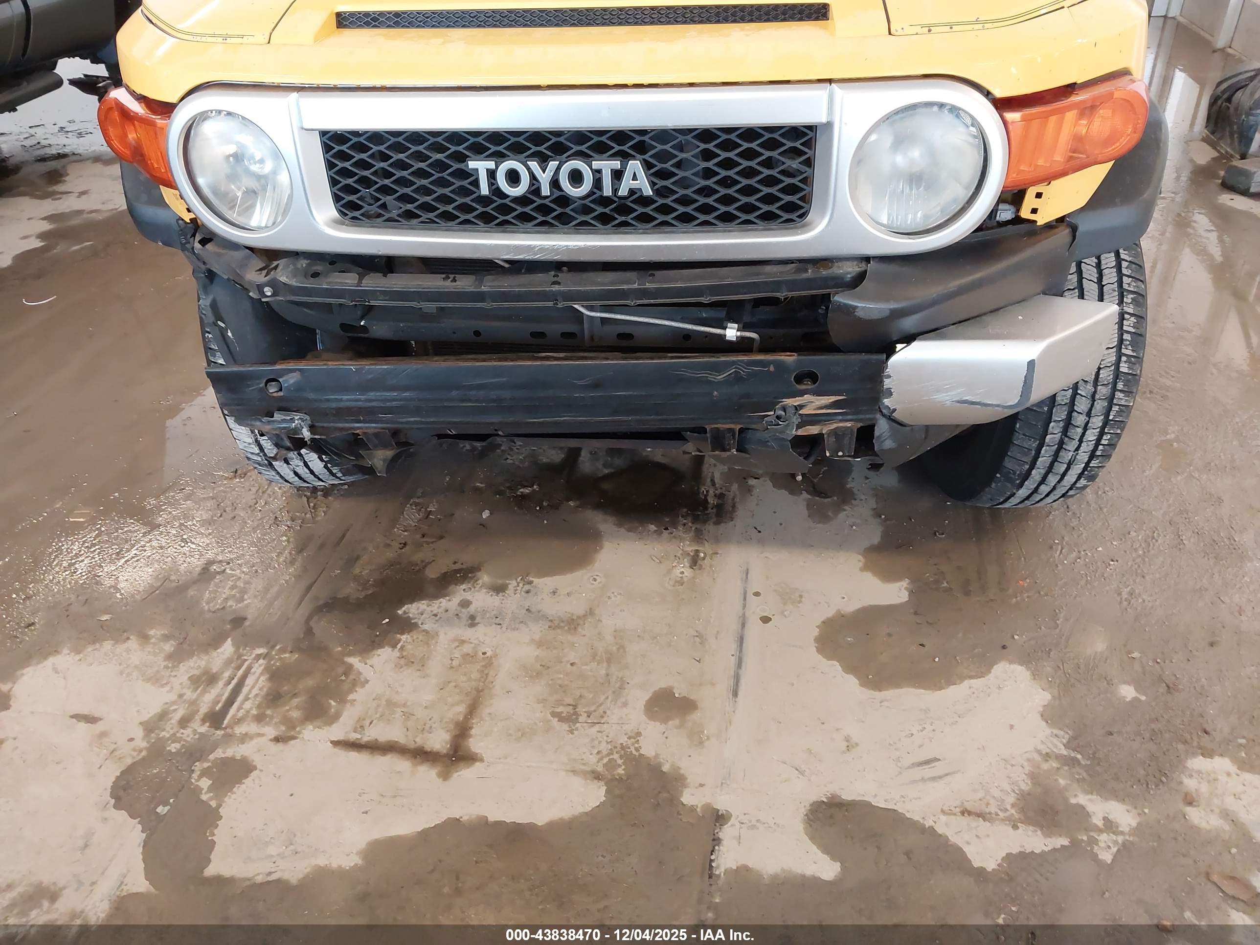TOYOTA FJ image 6