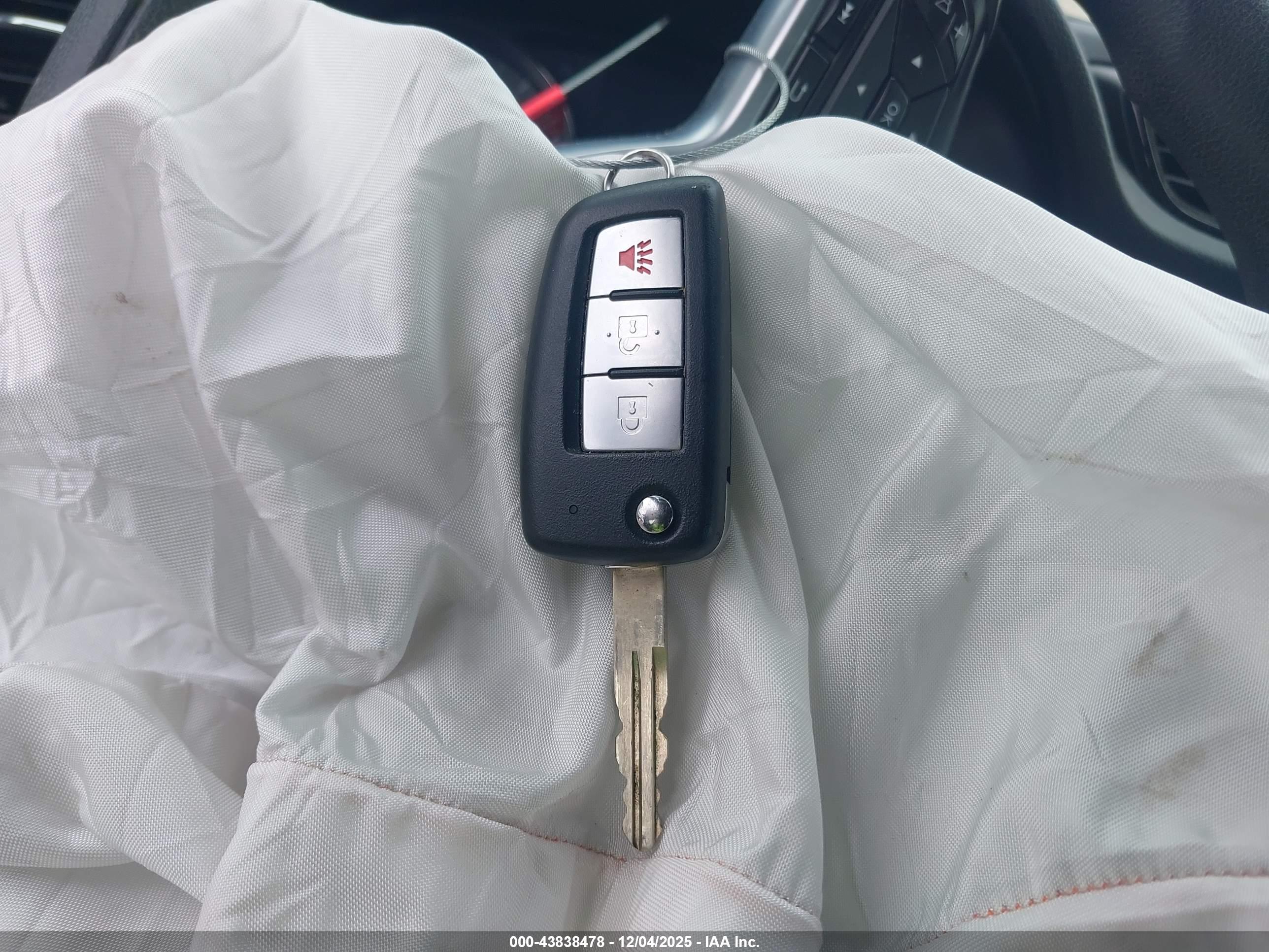 NISSAN ROGUE image 11