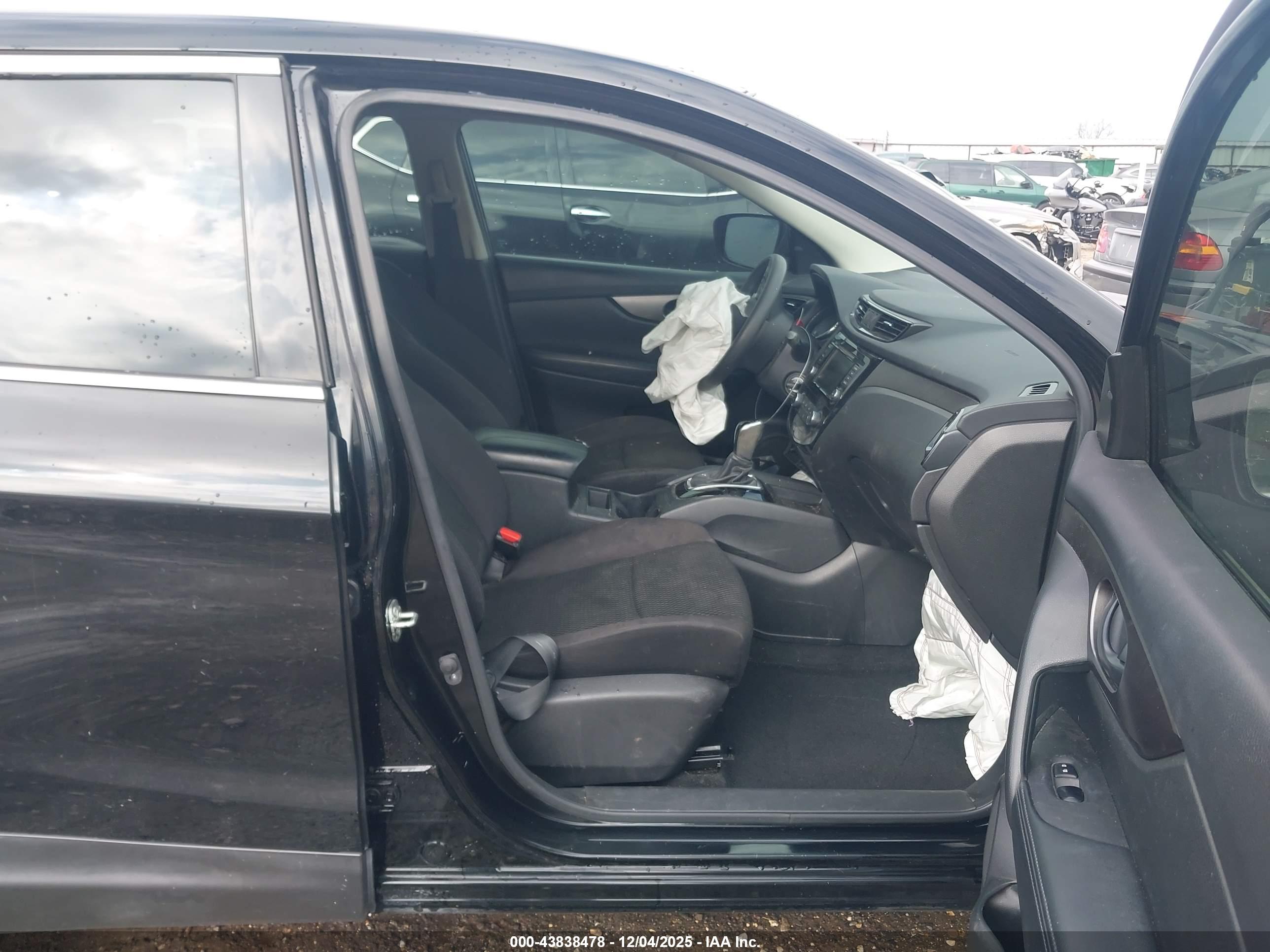 NISSAN ROGUE image 5