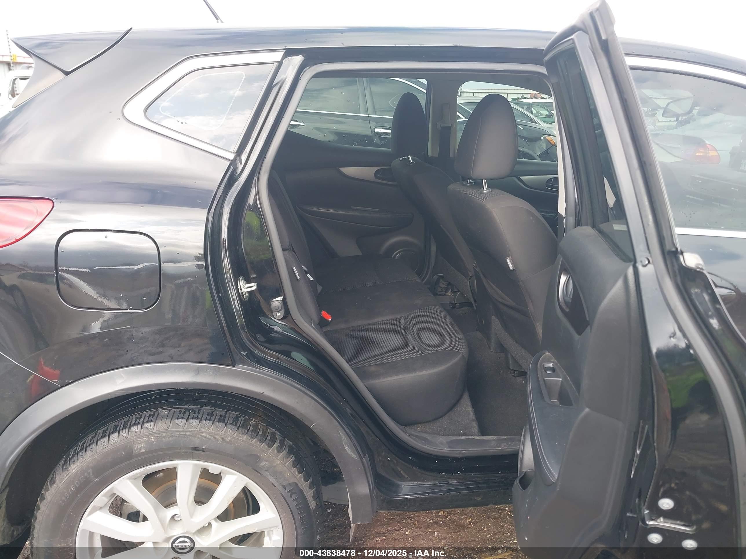 NISSAN ROGUE image 8