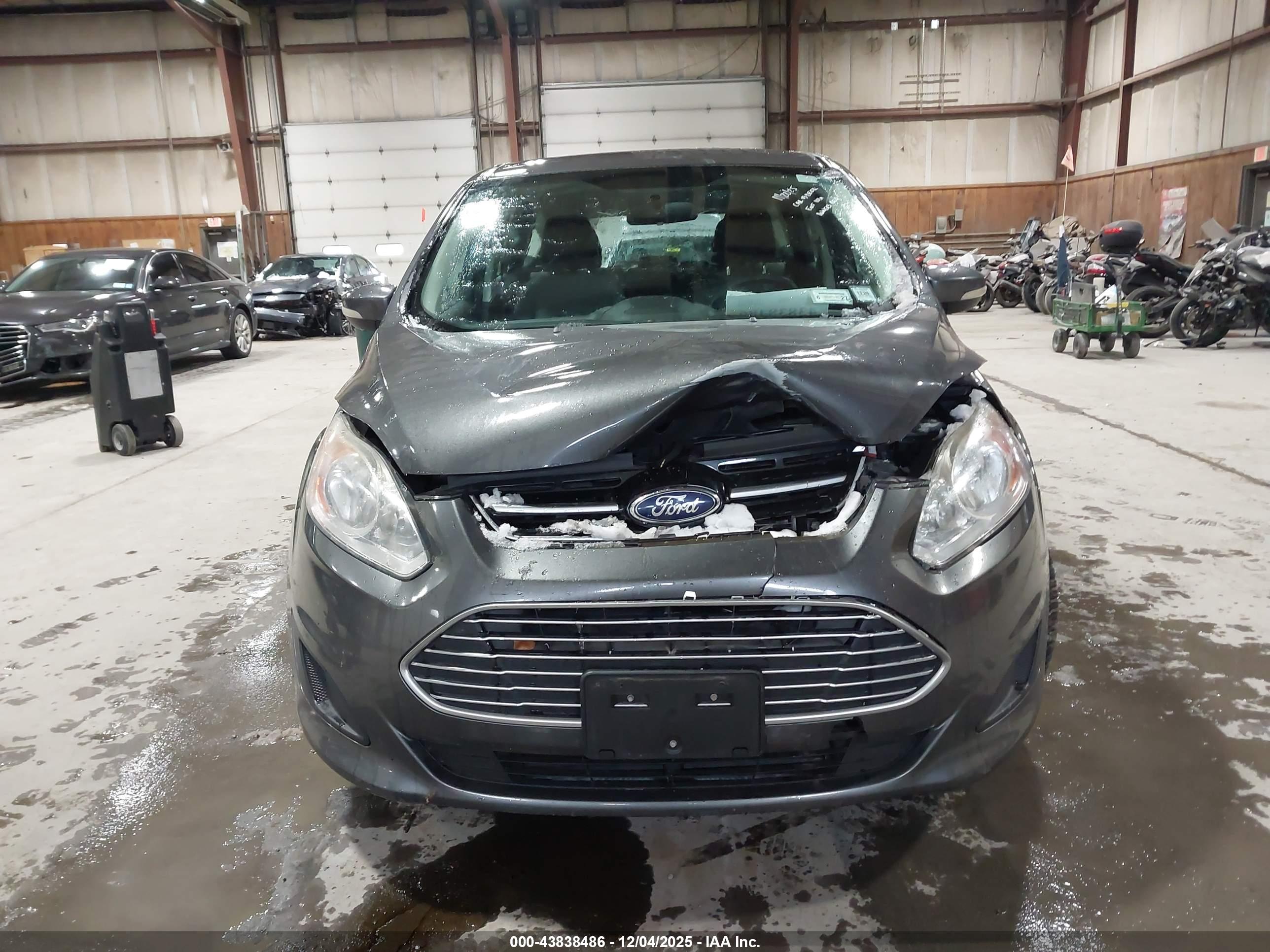FORD C-MAX image 6
