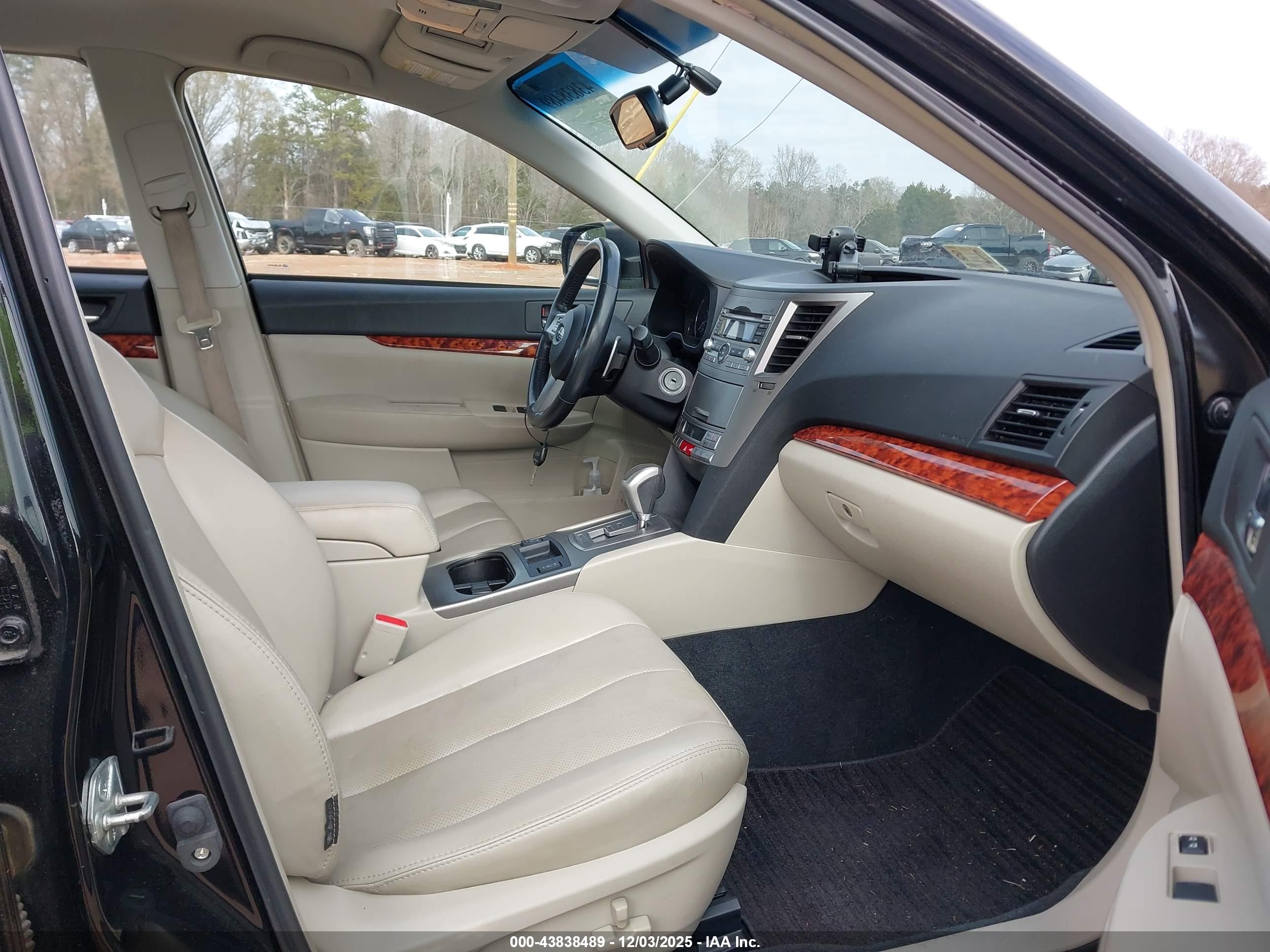 SUBARU LEGACY image 5