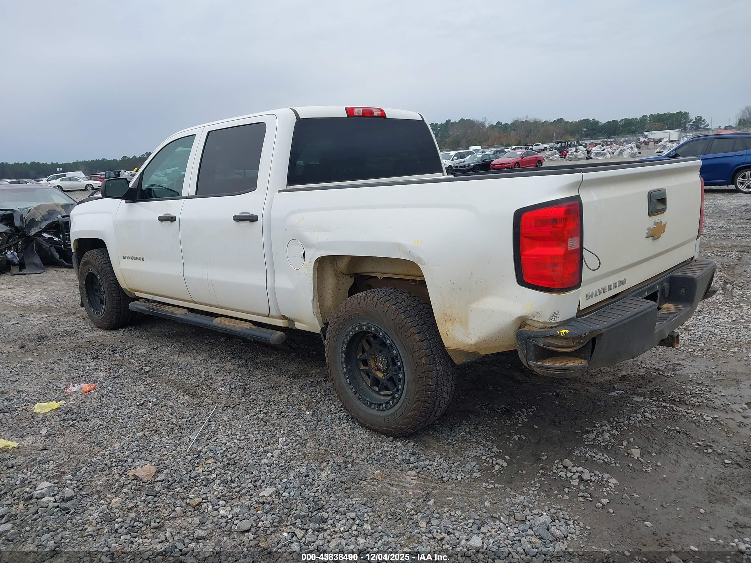 CHEVROLET SILVERADO image 3