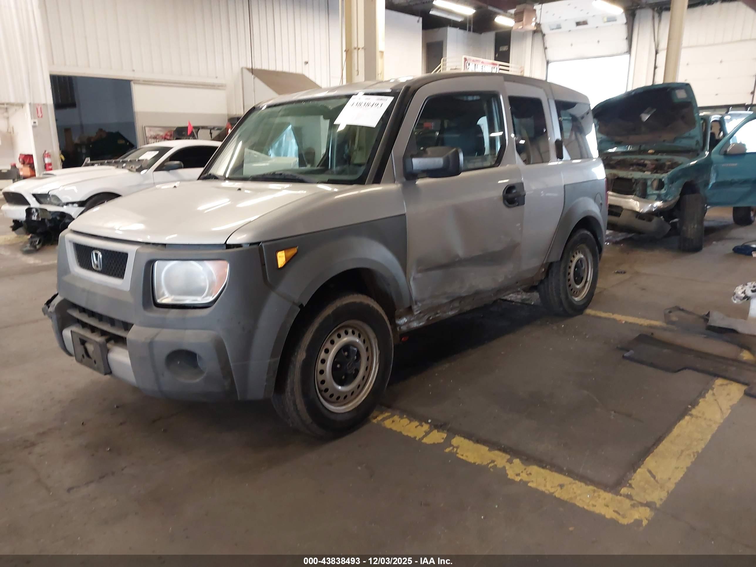 HONDA ELEMENT image 2