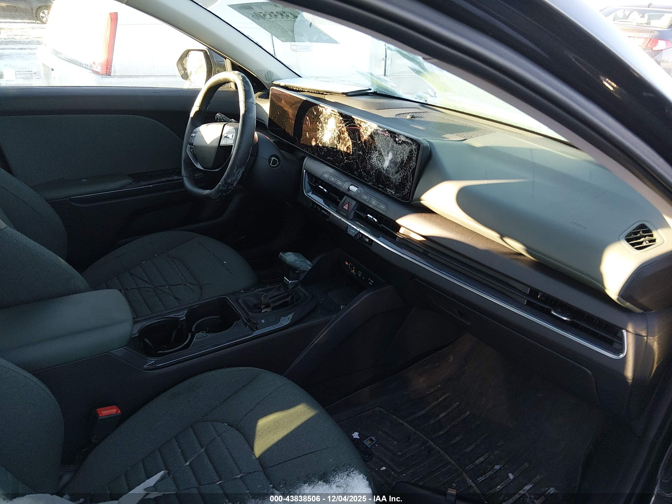 KIA K4 image 5