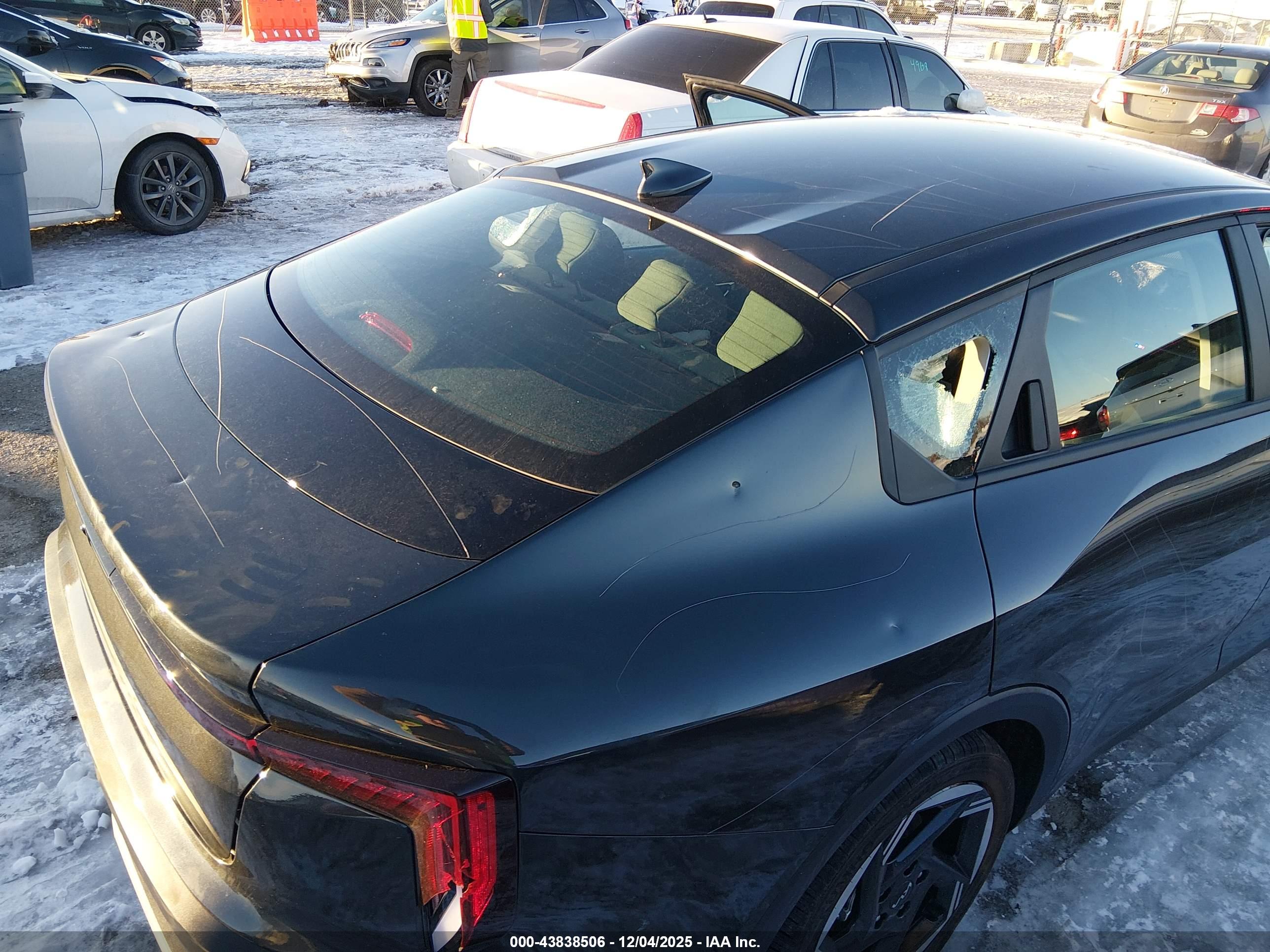 KIA K4 image 6