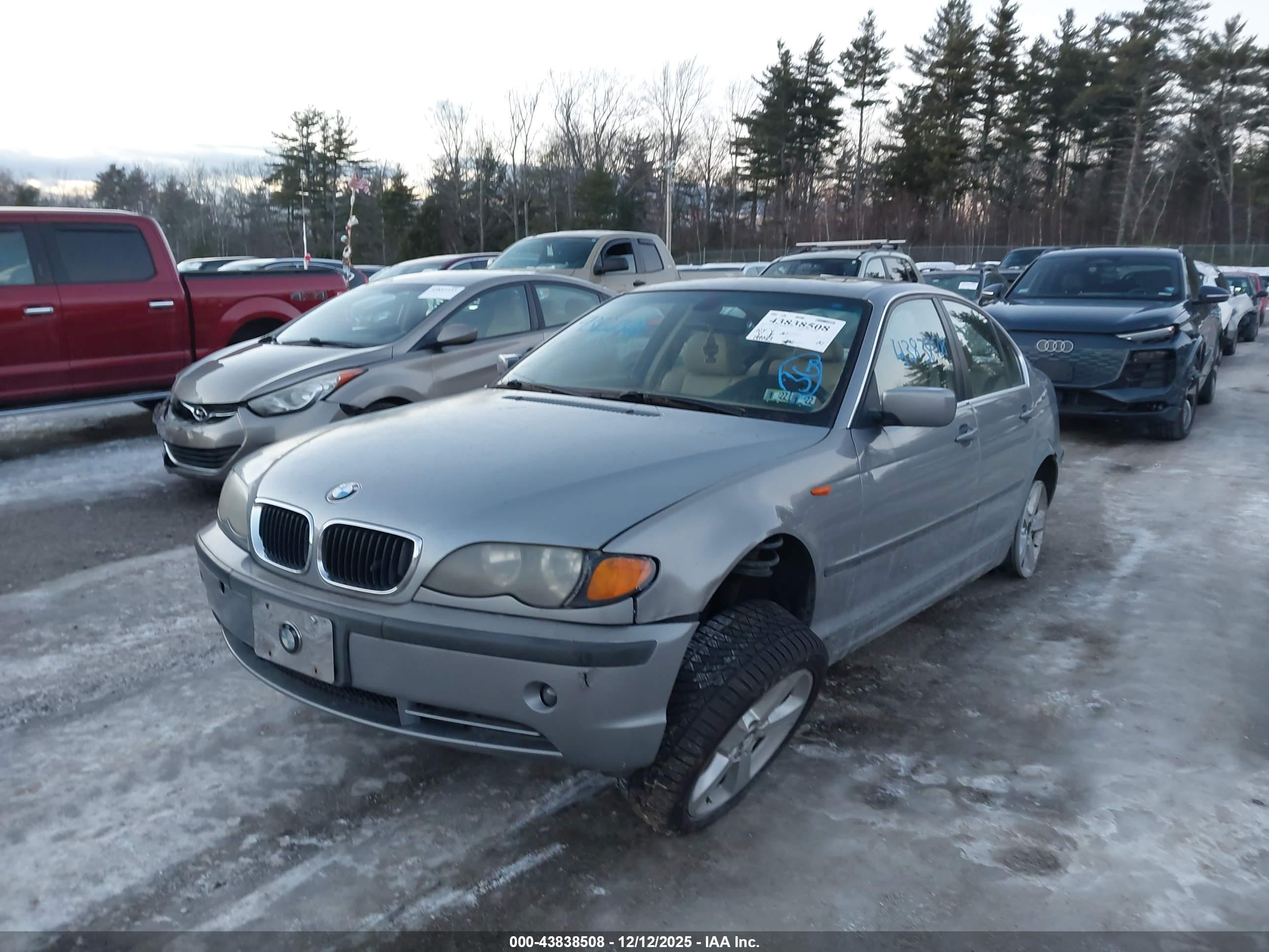 BMW 330XI image 2