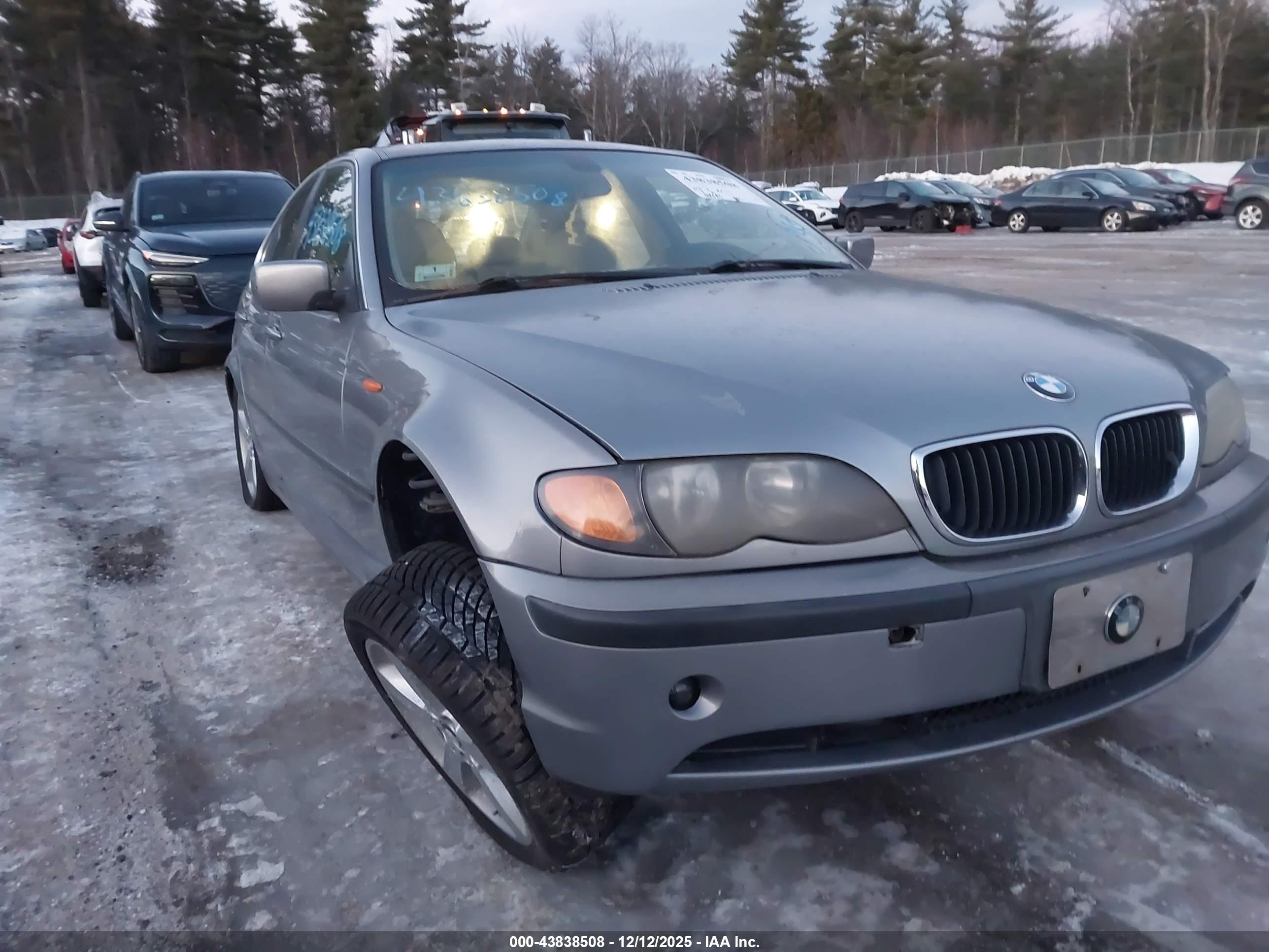 BMW 330XI image 6