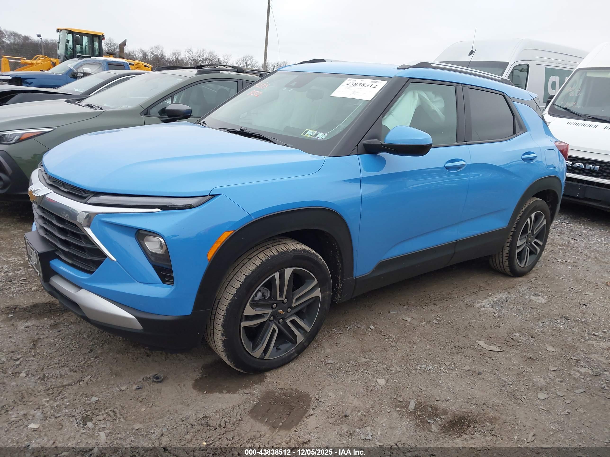 CHEVROLET TRAILBLAZER image 2