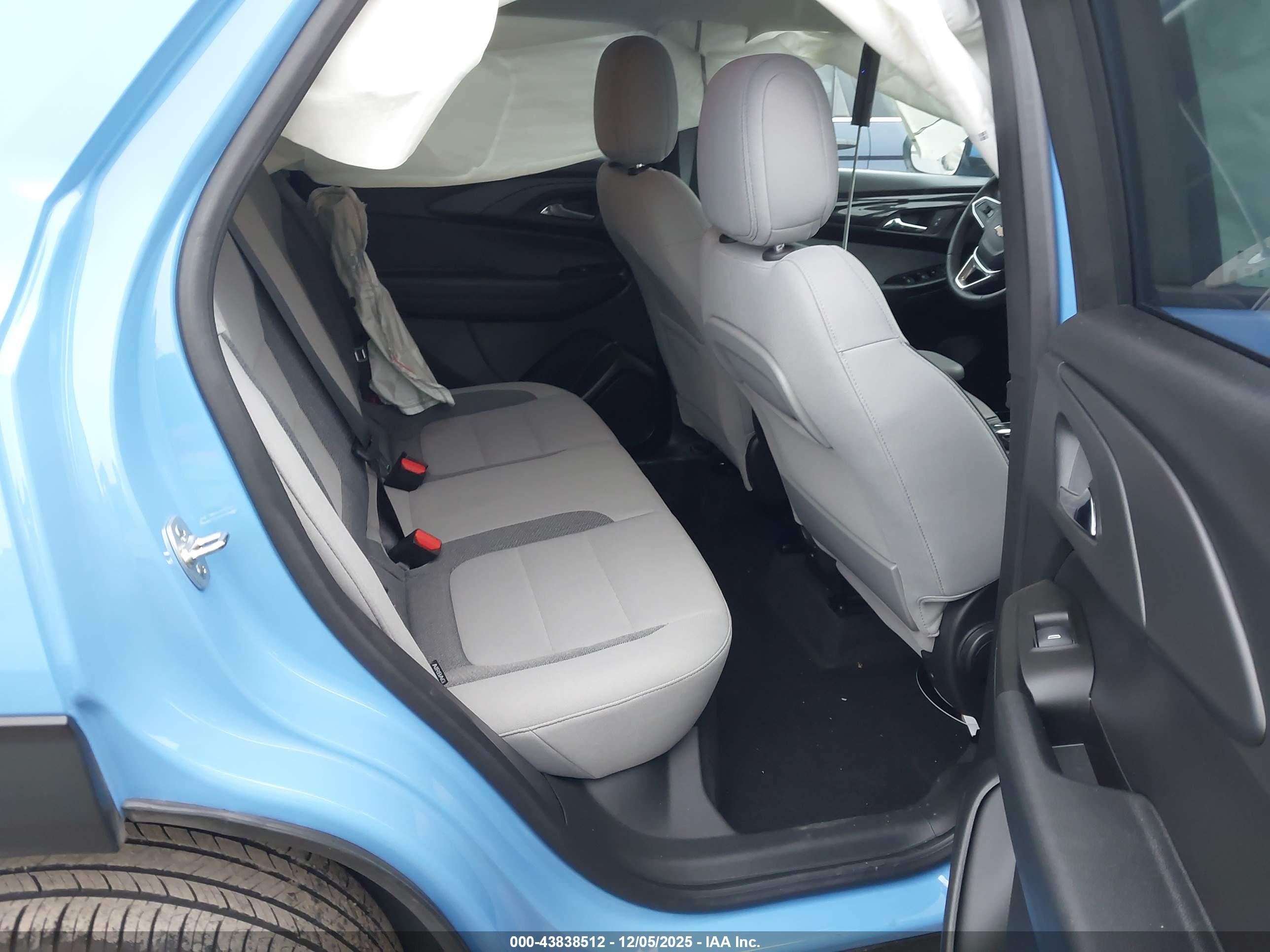 CHEVROLET TRAILBLAZER image 8