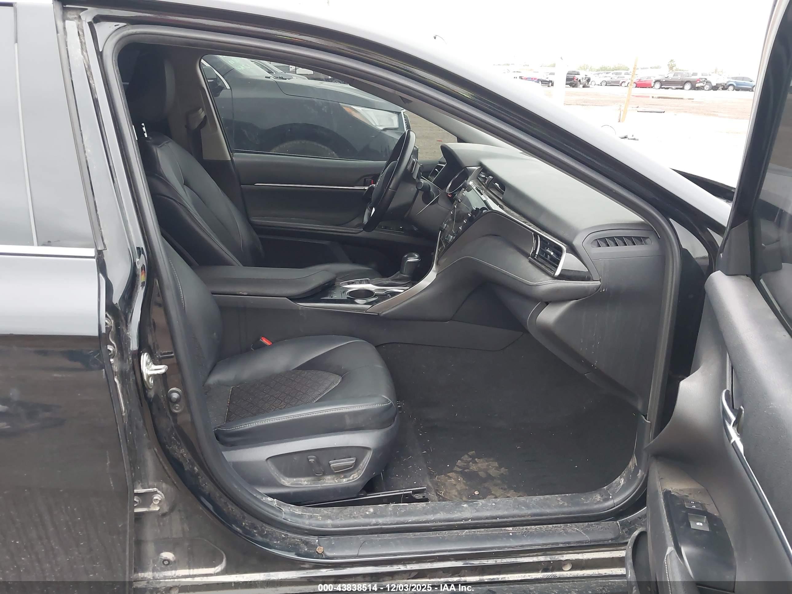 TOYOTA CAMRY image 5