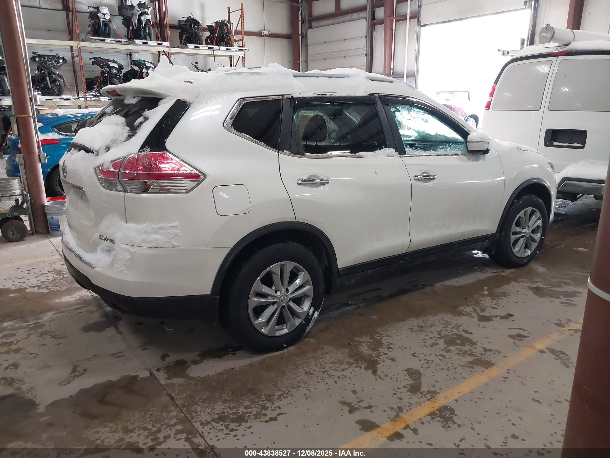 NISSAN ROGUE image 4